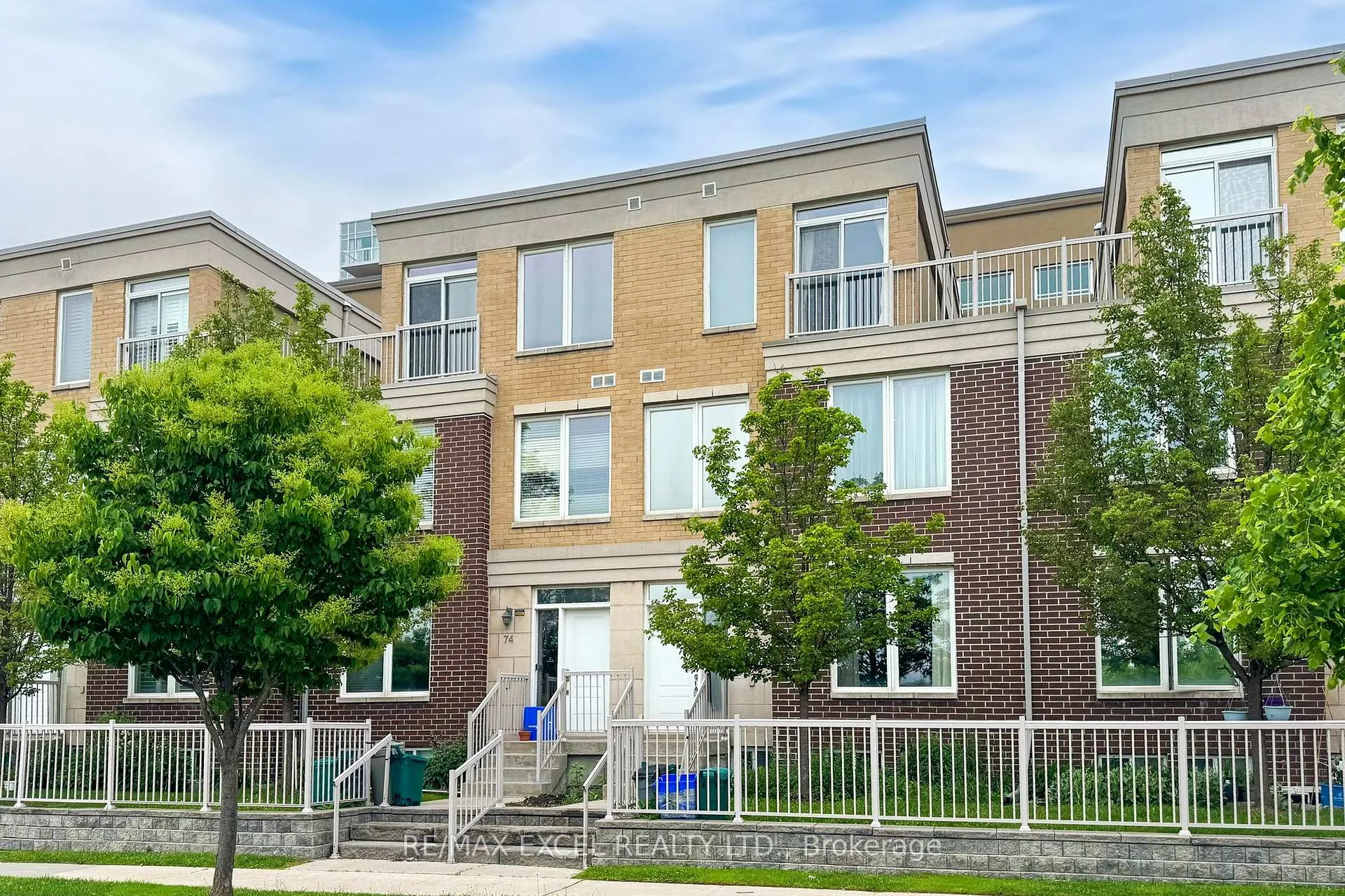 Photo 2 of 76 Unity Gardens Drive, Markham, Village Green-South Unionville — HOMEH