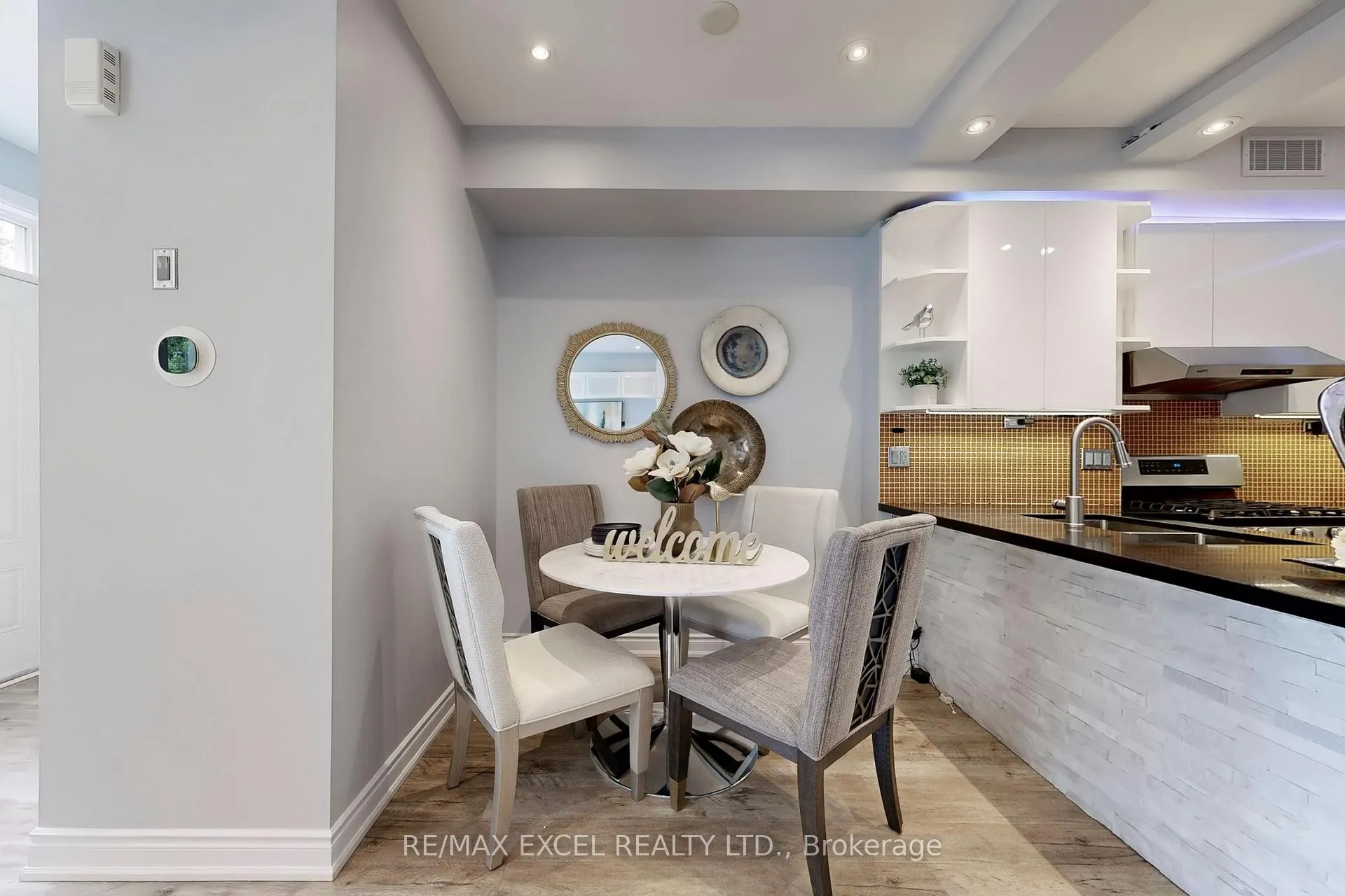 Photo 15 of 76 Unity Gardens Drive, Markham, Village Green-South Unionville — HOMEH