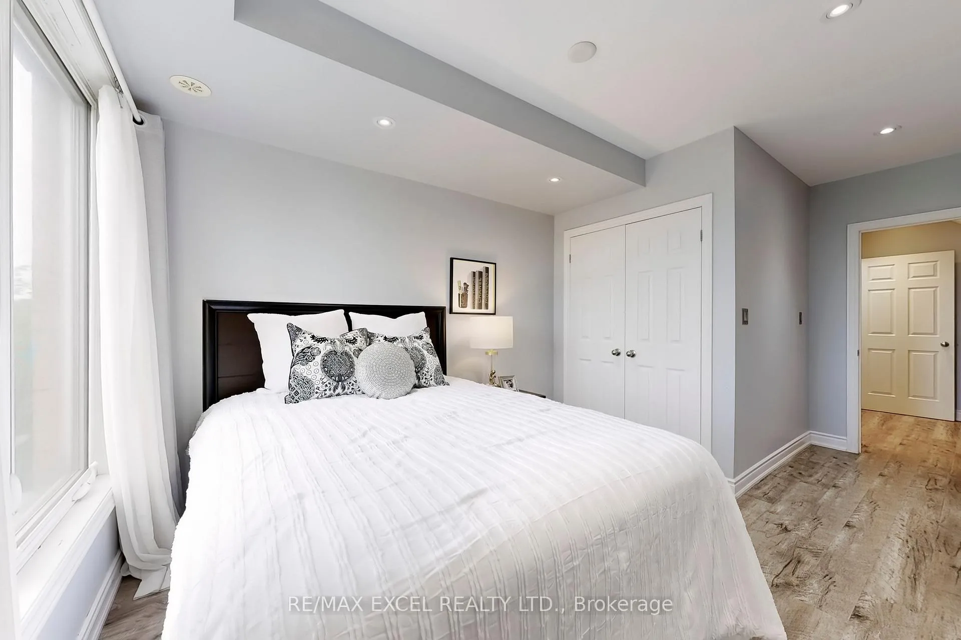 Photo 24 of 76 Unity Gardens Drive, Markham, Village Green-South Unionville — HOMEH