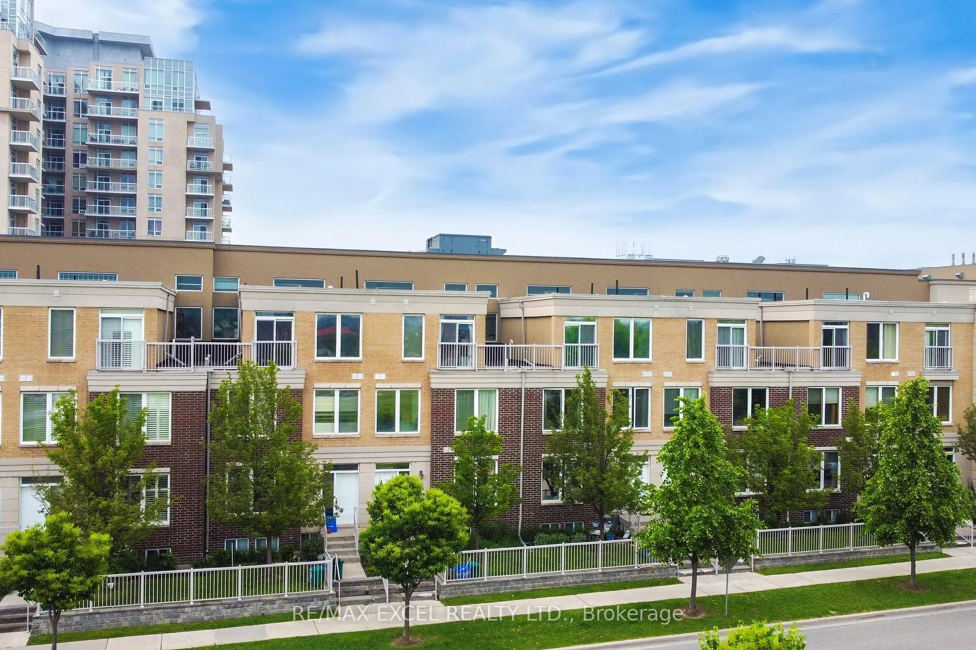 Photo 40 of 76 Unity Gardens Drive, Markham, Village Green-South Unionville — HOMEH