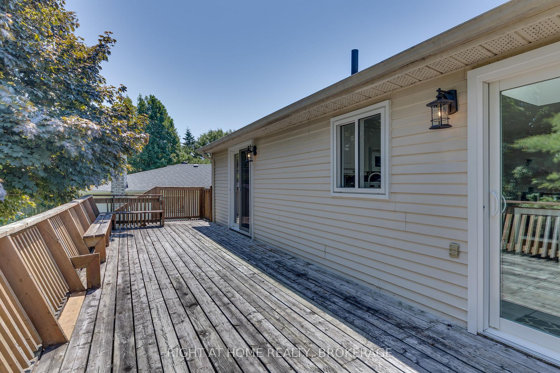 Photo 12 of 136 Hickling Trail, Barrie, Grove East — HOMEH