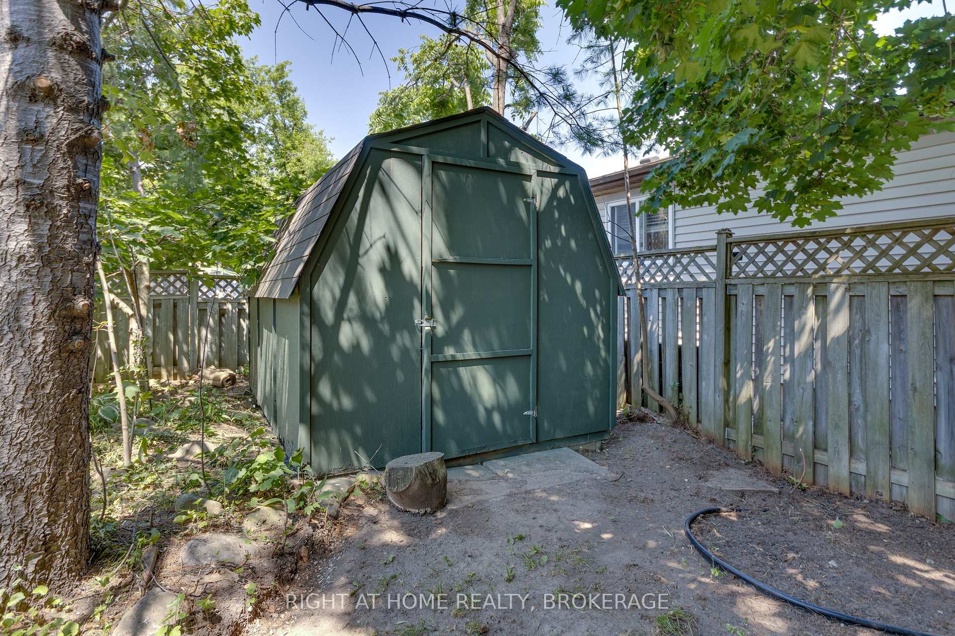 Photo 14 of 136 Hickling Trail, Barrie, Grove East — HOMEH