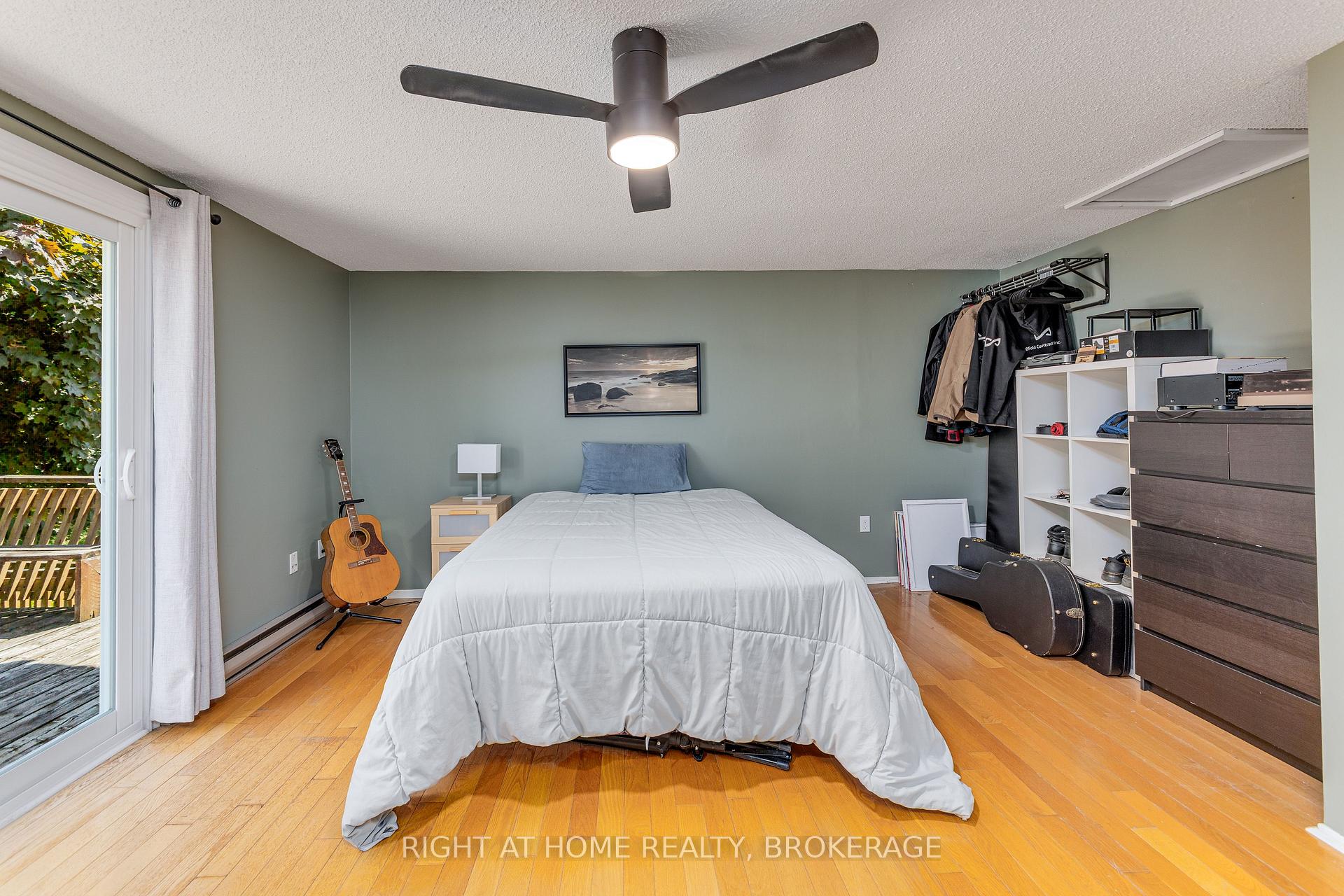 Photo 23 of 136 Hickling Trail, Barrie, Grove East — HOMEH