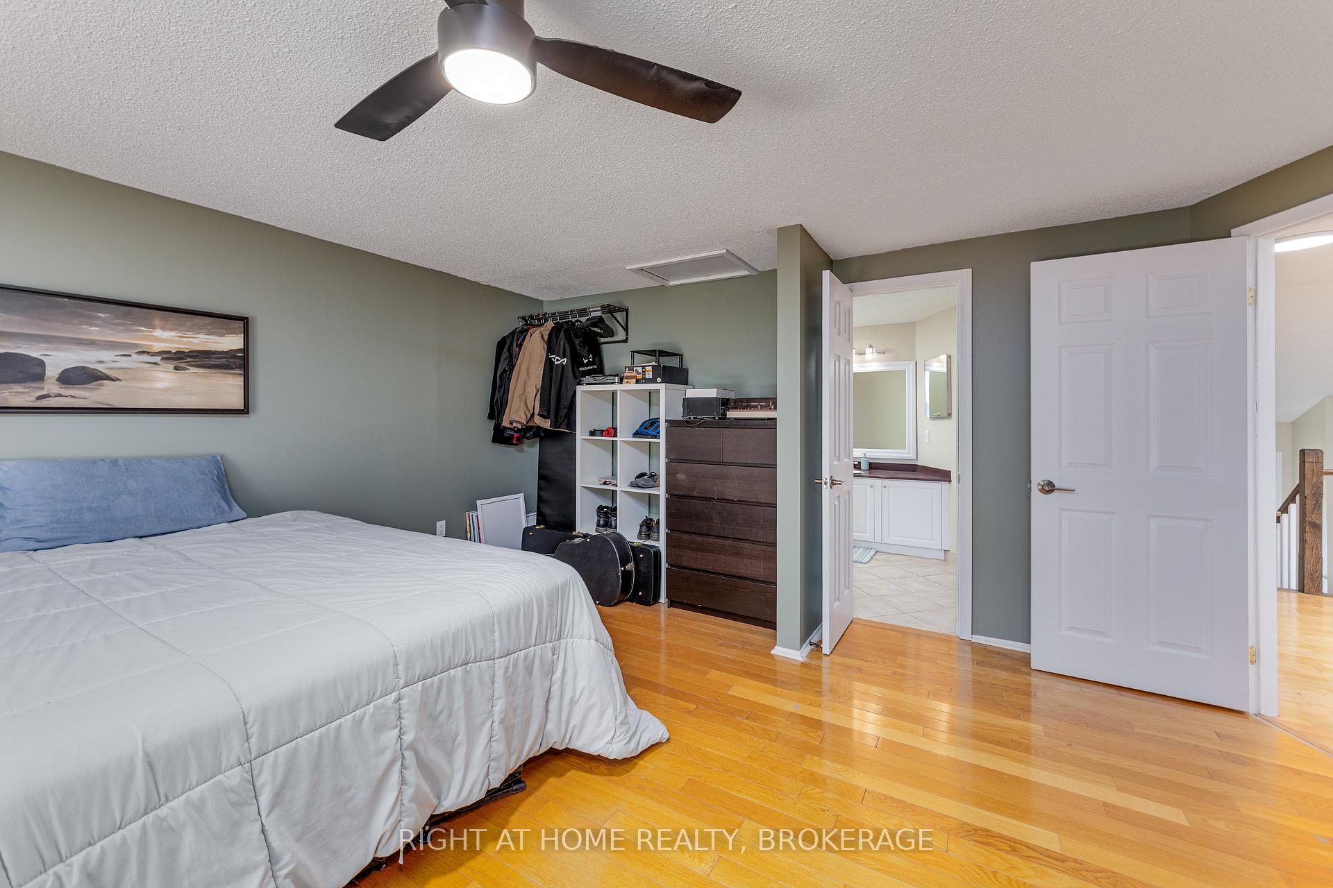 Photo 24 of 136 Hickling Trail, Barrie, Grove East — HOMEH