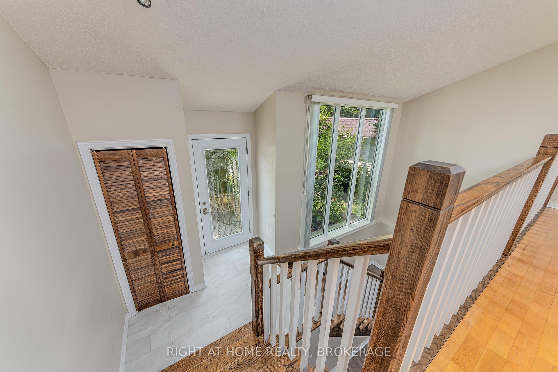 Photo 30 of 136 Hickling Trail, Barrie, Grove East — HOMEH