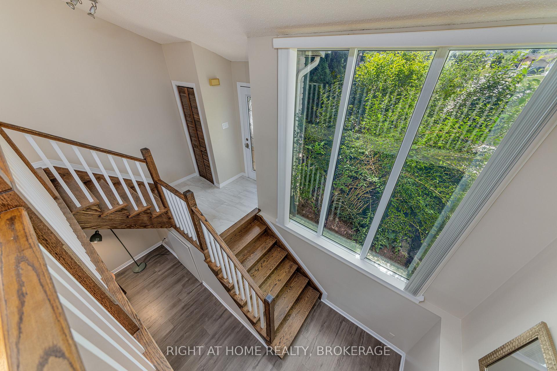 Photo 31 of 136 Hickling Trail, Barrie, Grove East — HOMEH