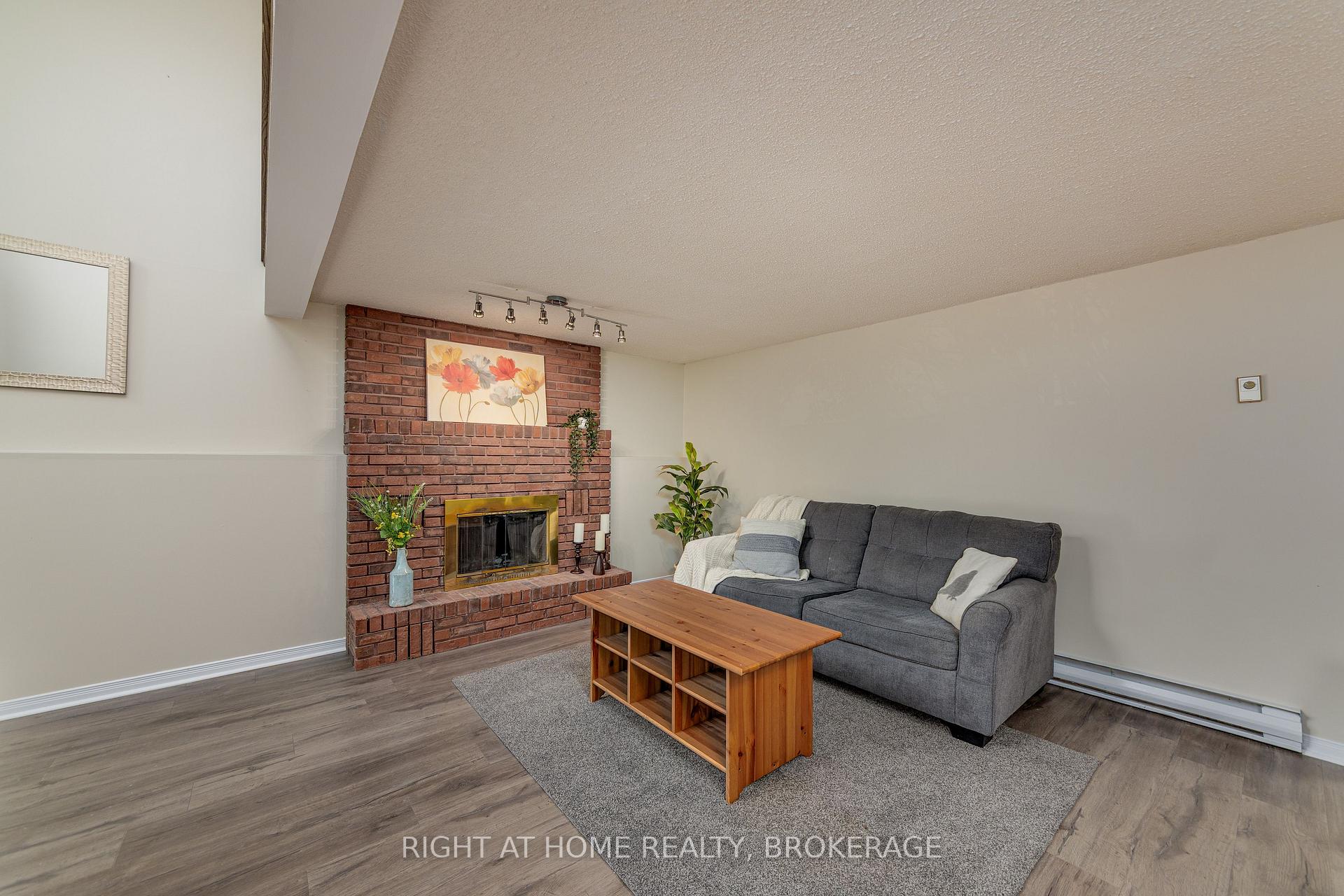 Photo 34 of 136 Hickling Trail, Barrie, Grove East — HOMEH