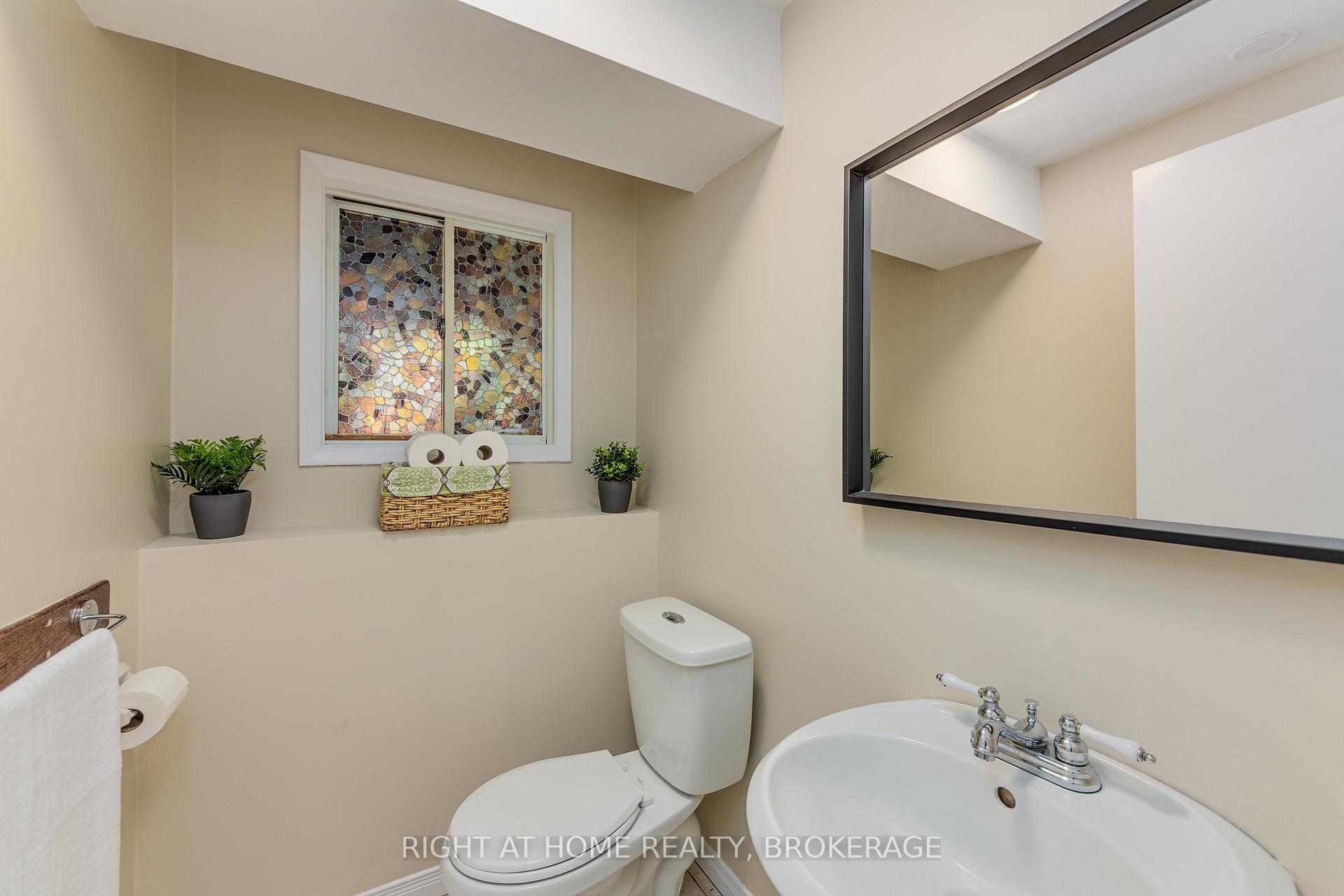 Photo 40 of 136 Hickling Trail, Barrie, Grove East — HOMEH