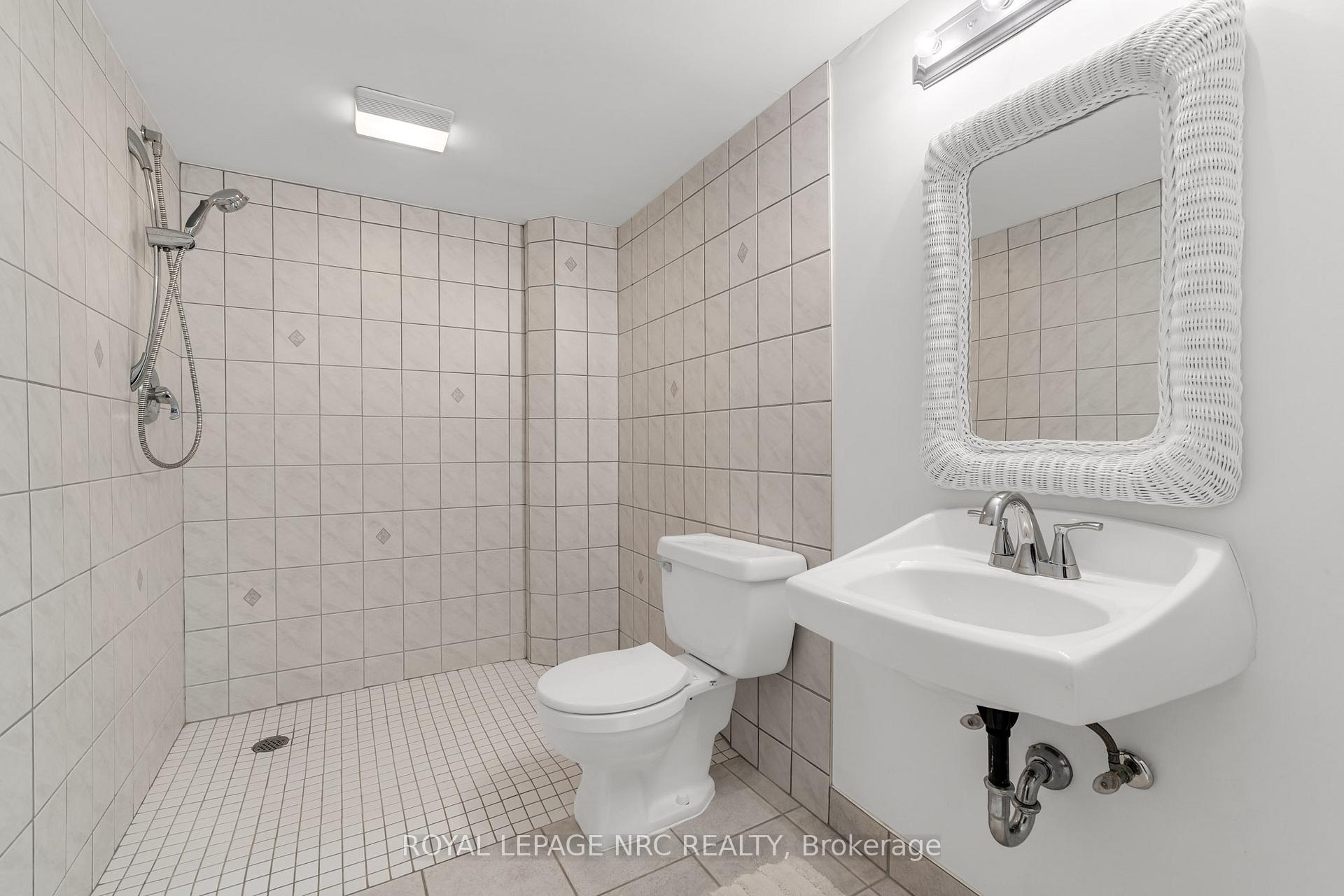 Photo 29 of Unit 28, 370 Silverbirch Boulevard, Hamilton, Villages of Glancaster — HOMEH