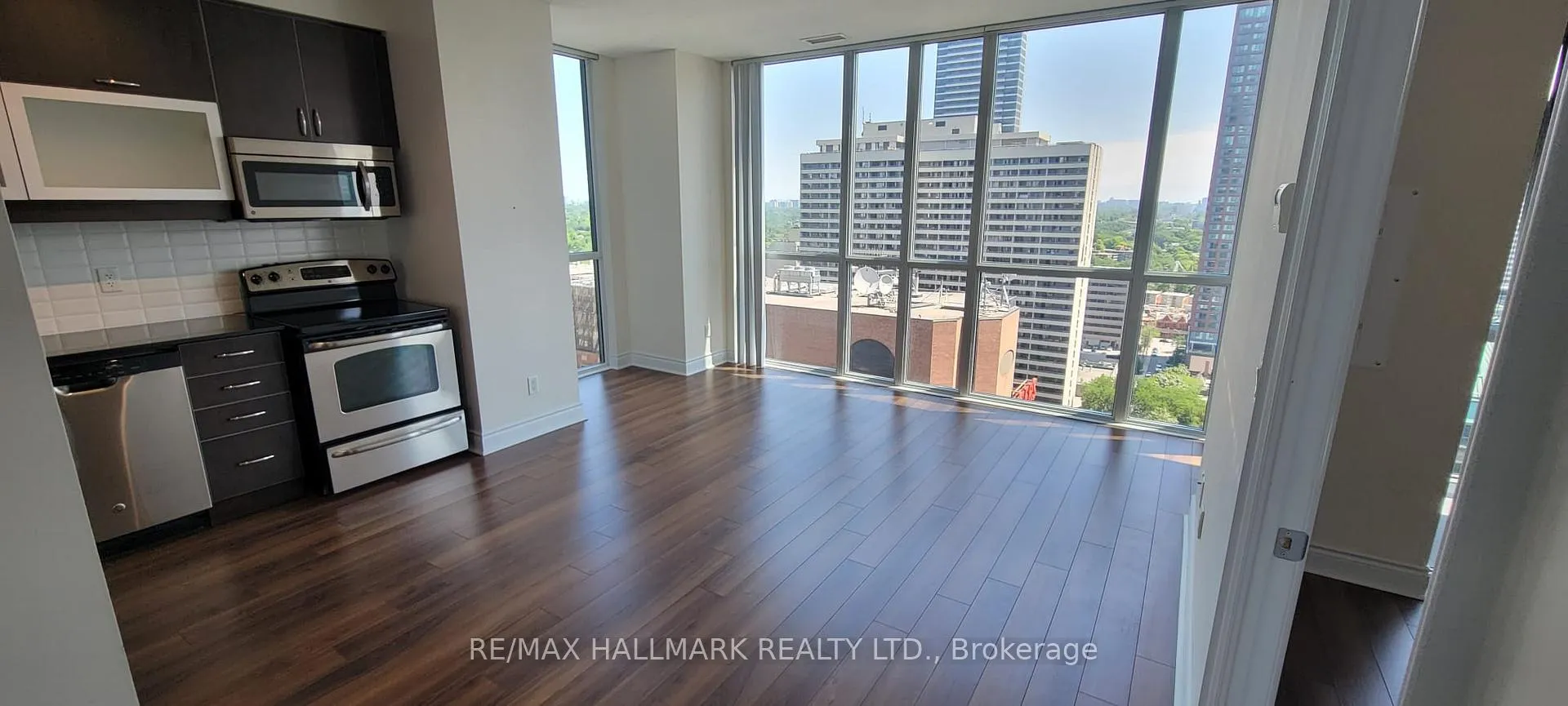 Photo 4 of Unit 2301, 28 Ted Rogers Way, Toronto, Church-Yonge Corridor — HOMEH