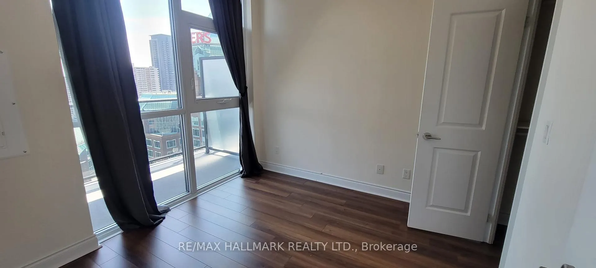 Photo 9 of Unit 2301, 28 Ted Rogers Way, Toronto, Church-Yonge Corridor — HOMEH