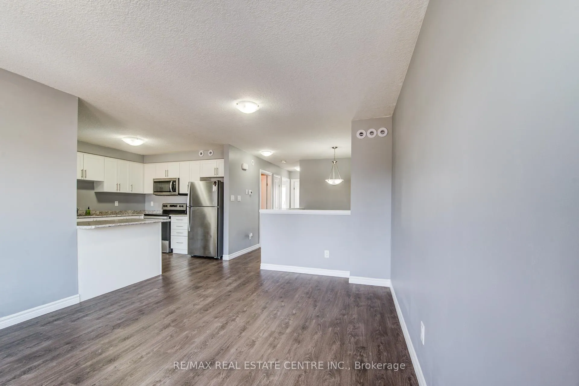 Photo 10 of Unit D5, 24 Morrison Road, Kitchener — HOMEH