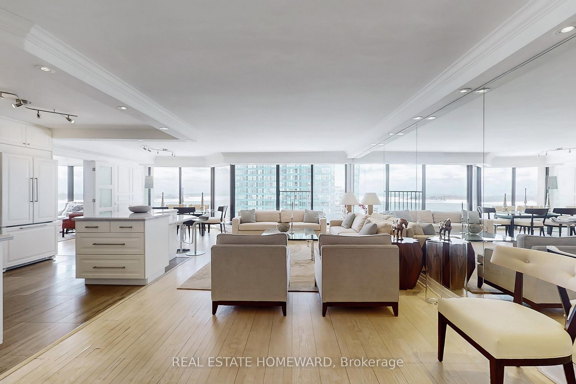 Photo 10 of Unit 1404, 65 Harbour Square, Toronto, Waterfront Communities — HOMEH