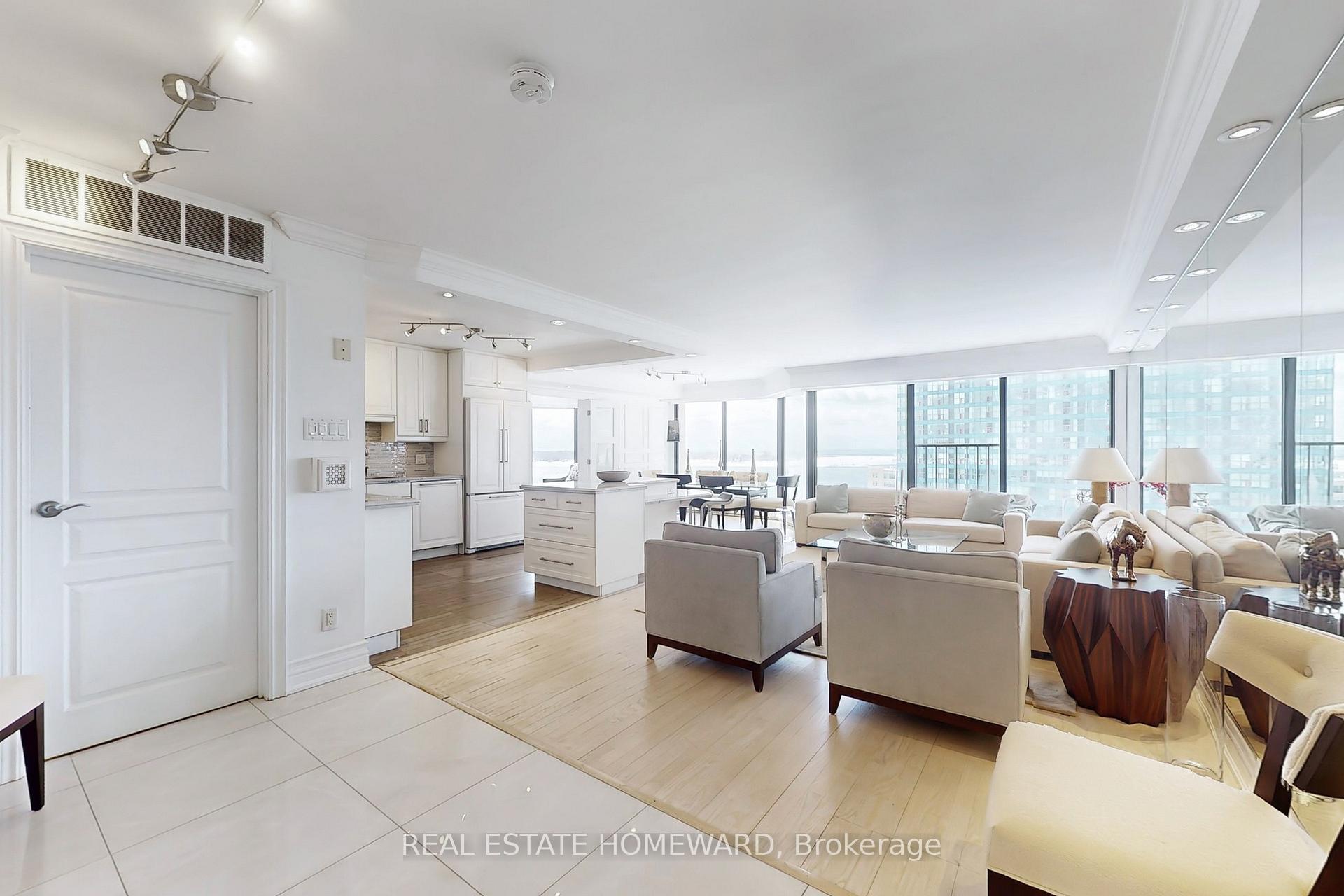Photo 11 of Unit 1404, 65 Harbour Square, Toronto, Waterfront Communities — HOMEH