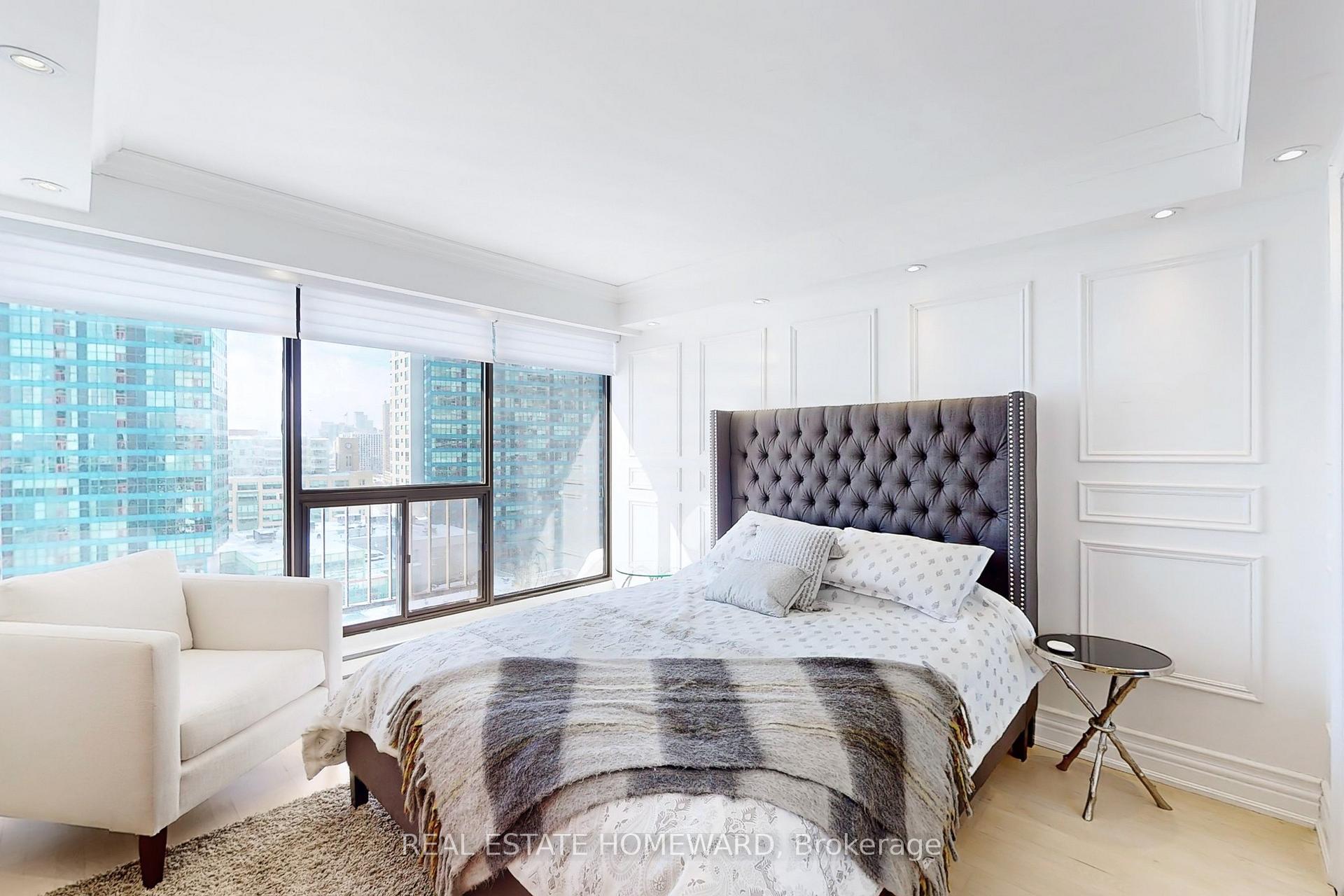 Photo 30 of Unit 1404, 65 Harbour Square, Toronto, Waterfront Communities — HOMEH