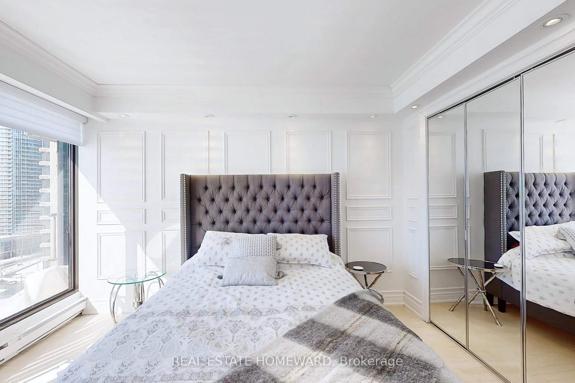 Photo 31 of Unit 1404, 65 Harbour Square, Toronto, Waterfront Communities — HOMEH