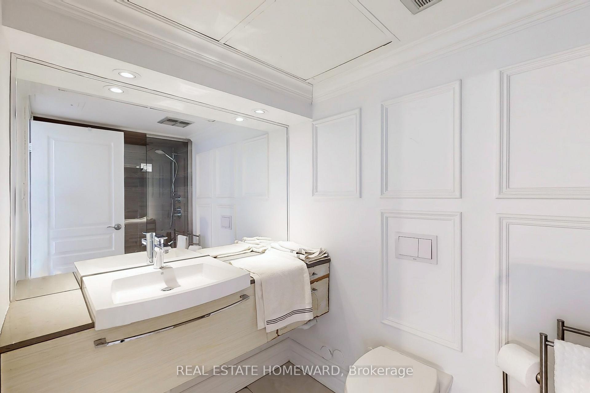 Photo 33 of Unit 1404, 65 Harbour Square, Toronto, Waterfront Communities — HOMEH