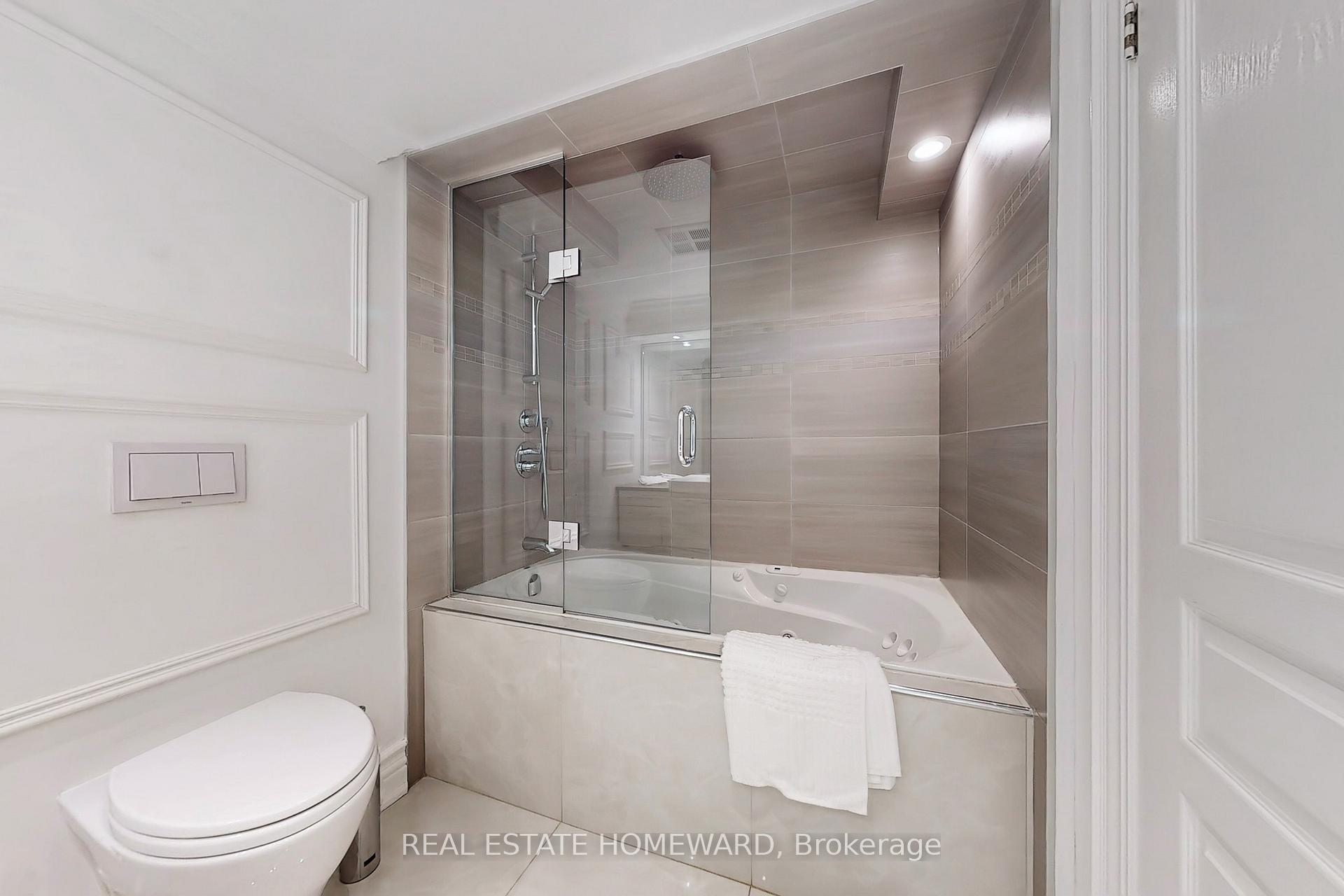 Photo 34 of Unit 1404, 65 Harbour Square, Toronto, Waterfront Communities — HOMEH