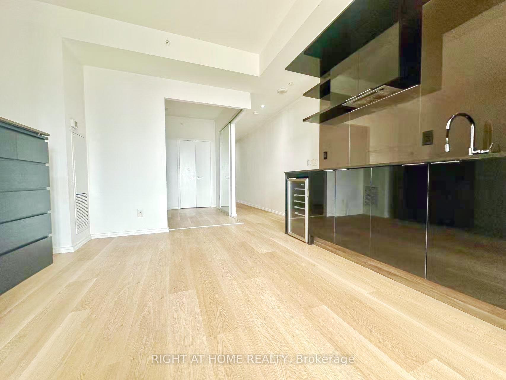 Photo 11 of Unit 4414, 70 Temperance Street, Toronto, Bay Street Corridor — HOMEH