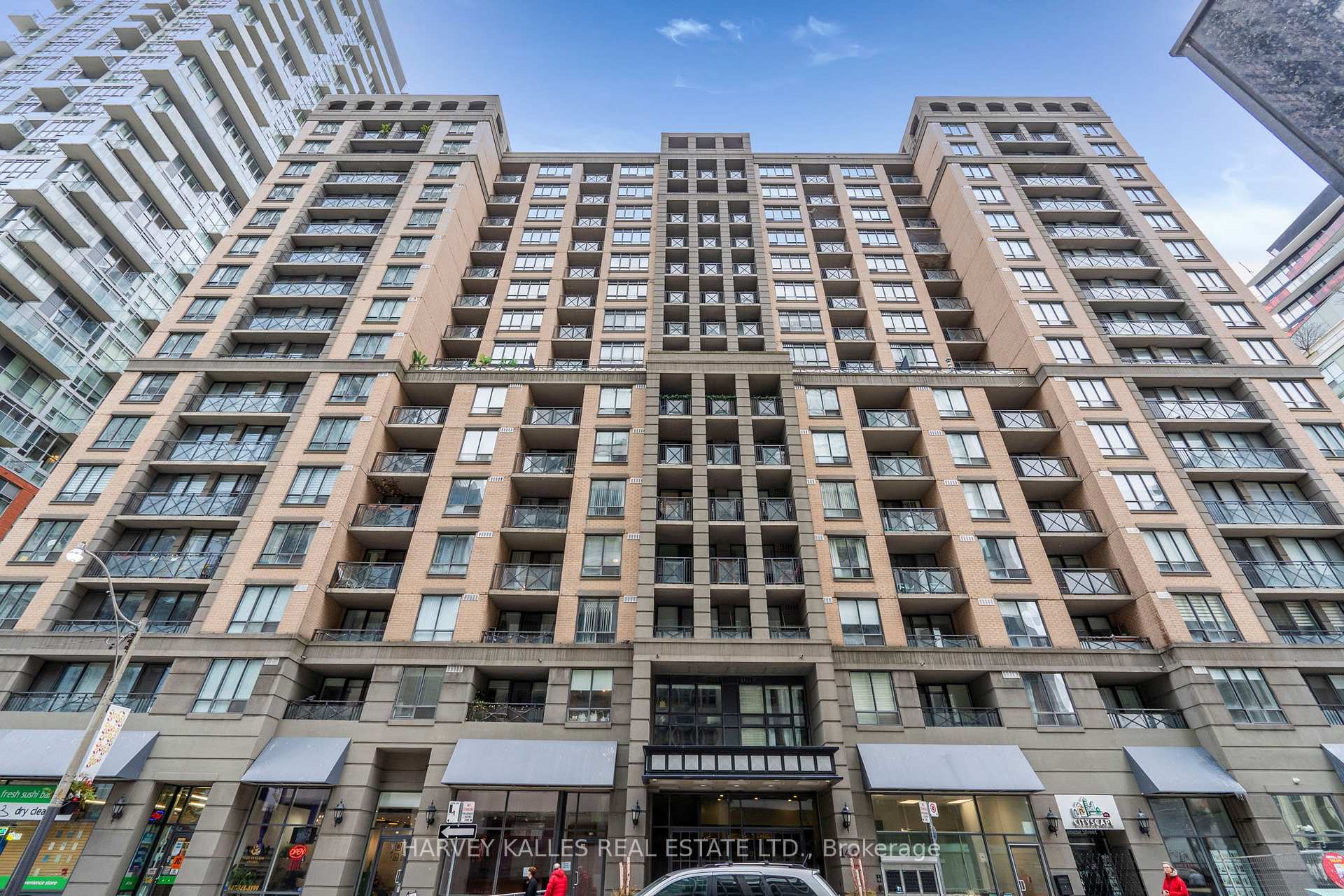 Photo 3 of Unit 1412, 140 Simcoe Street, Toronto, Waterfront Communities — HOMEH