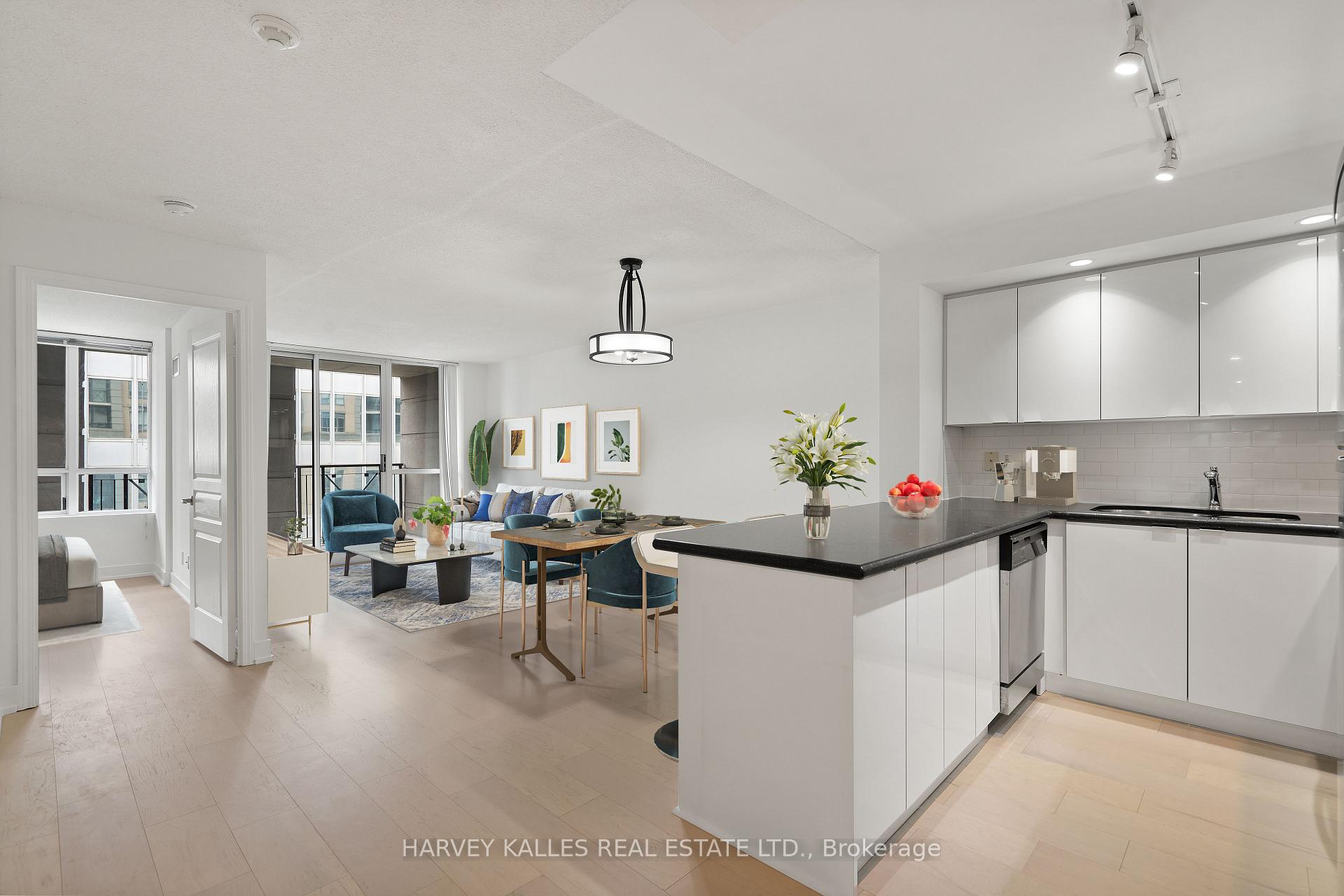 Photo 9 of Unit 1412, 140 Simcoe Street, Toronto, Waterfront Communities — HOMEH