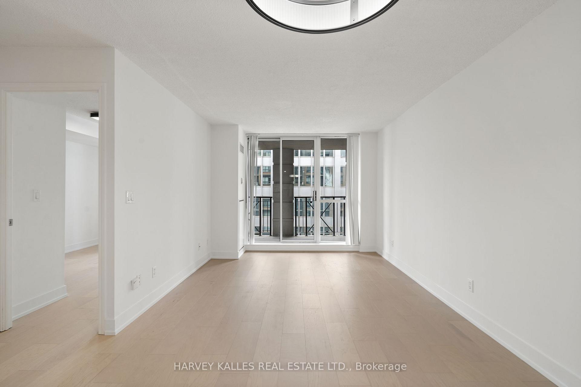 Photo 15 of Unit 1412, 140 Simcoe Street, Toronto, Waterfront Communities — HOMEH