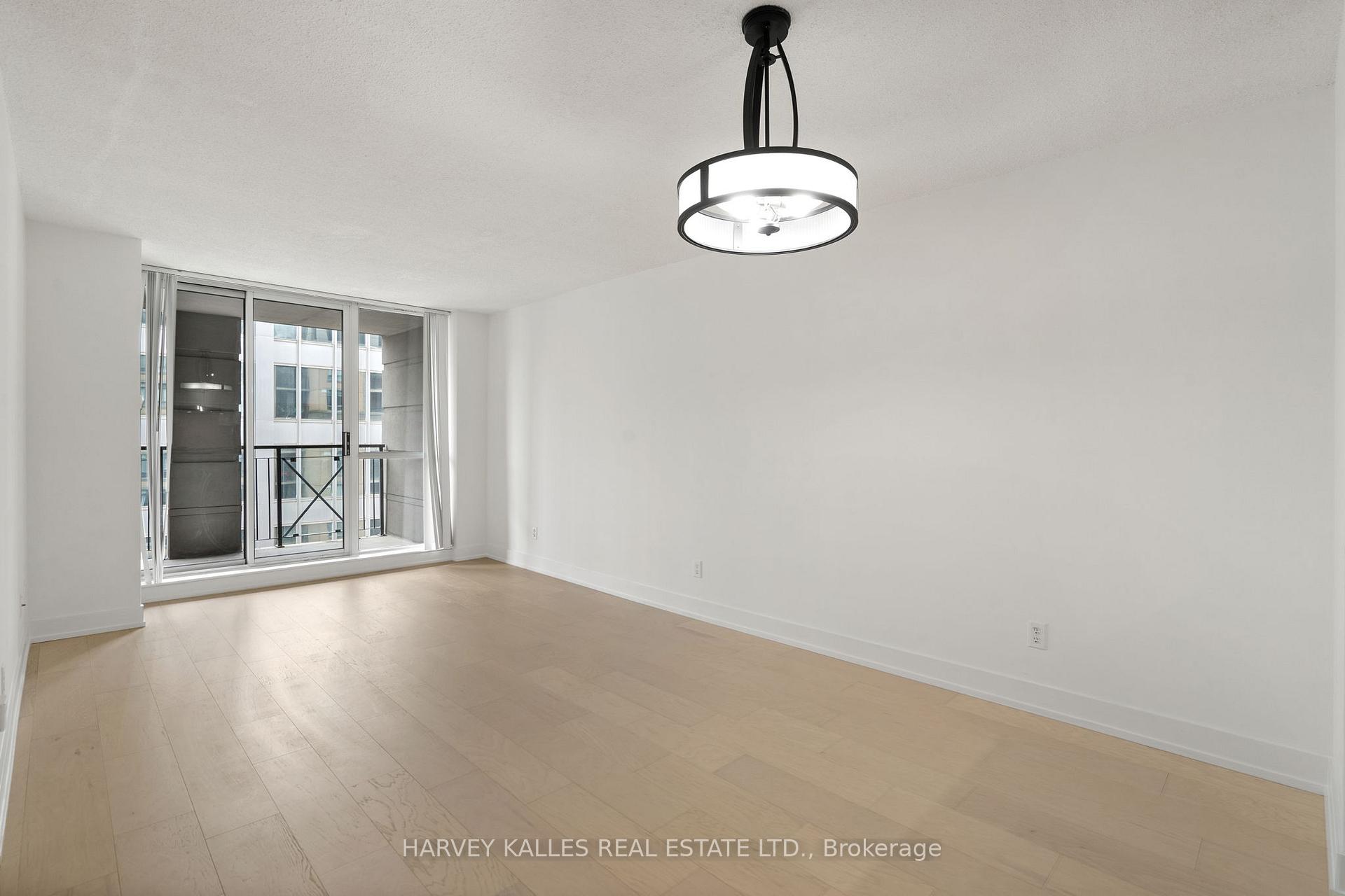 Photo 16 of Unit 1412, 140 Simcoe Street, Toronto, Waterfront Communities — HOMEH