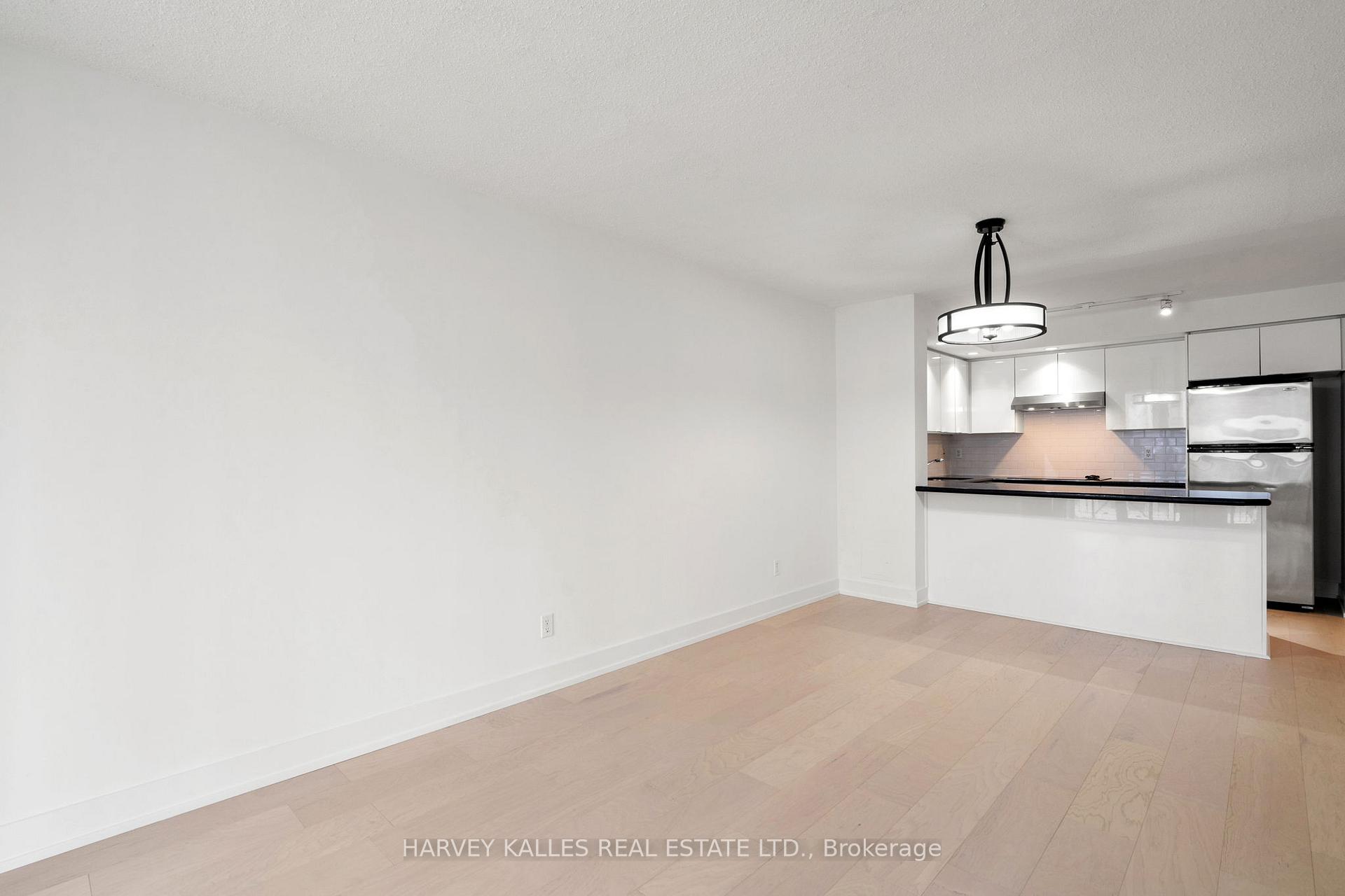 Photo 17 of Unit 1412, 140 Simcoe Street, Toronto, Waterfront Communities — HOMEH