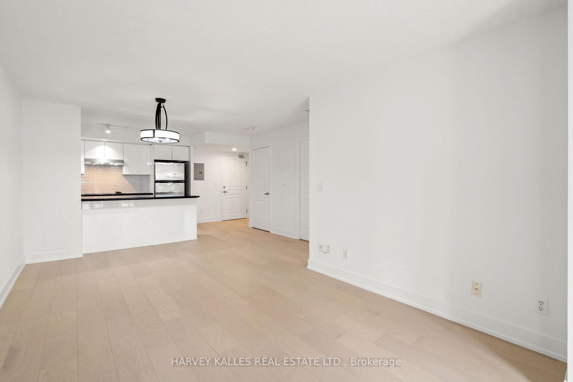 Photo 18 of Unit 1412, 140 Simcoe Street, Toronto, Waterfront Communities — HOMEH