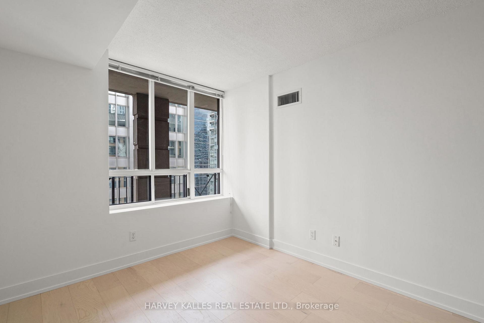 Photo 27 of Unit 1412, 140 Simcoe Street, Toronto, Waterfront Communities — HOMEH