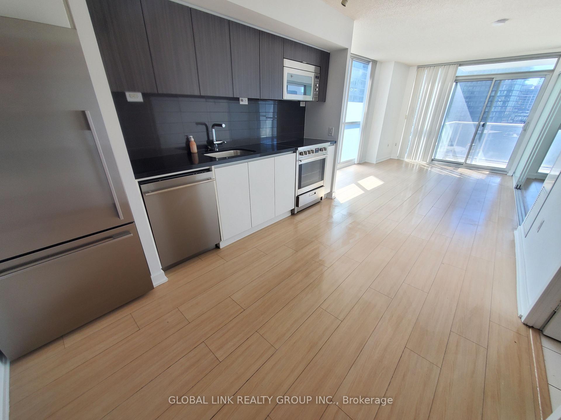 Front of Unit 808, 75 Queens Wharf Road