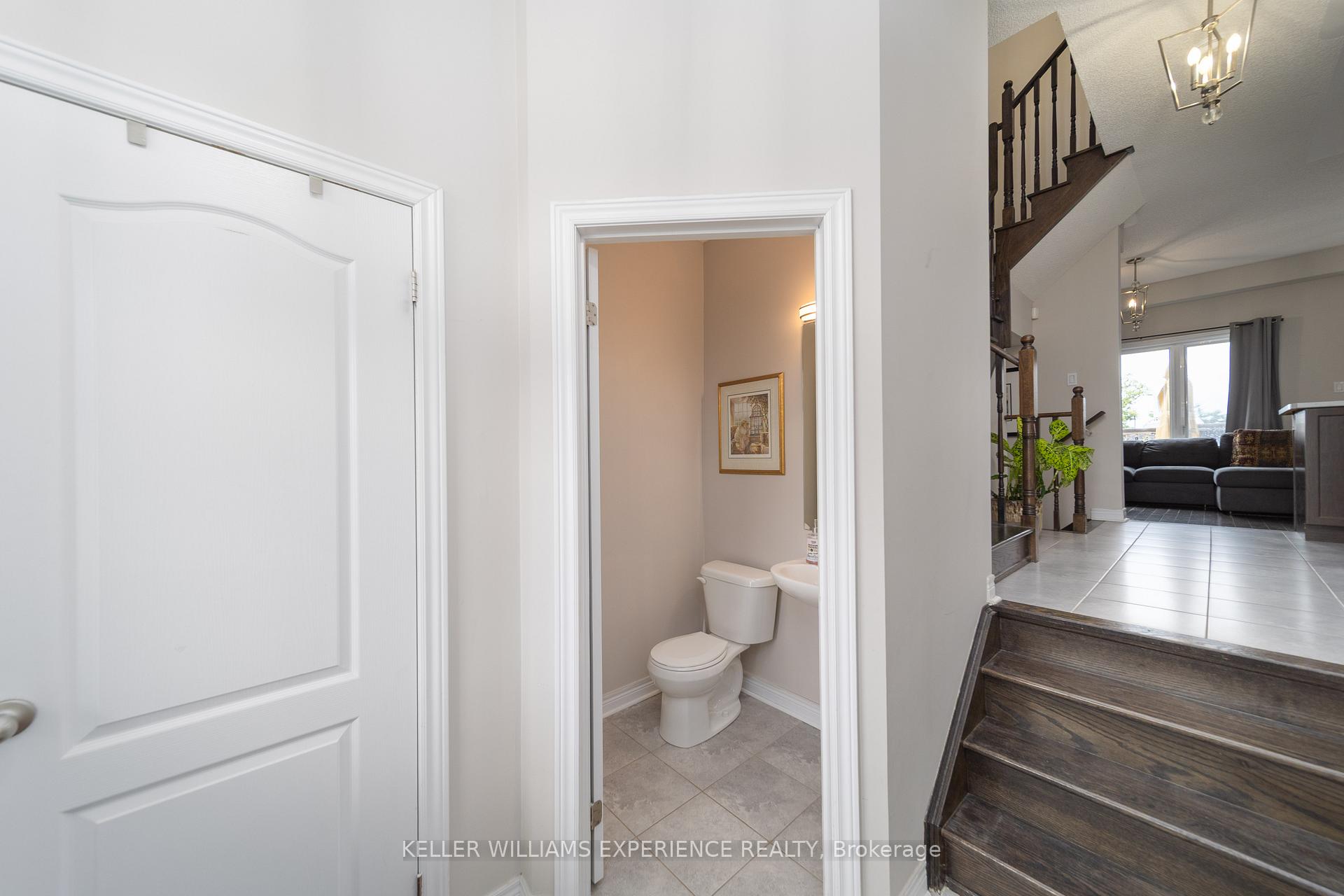 Photo 3 of 48 Snelgrove Crescent, Barrie, West Bayfield — HOMEH