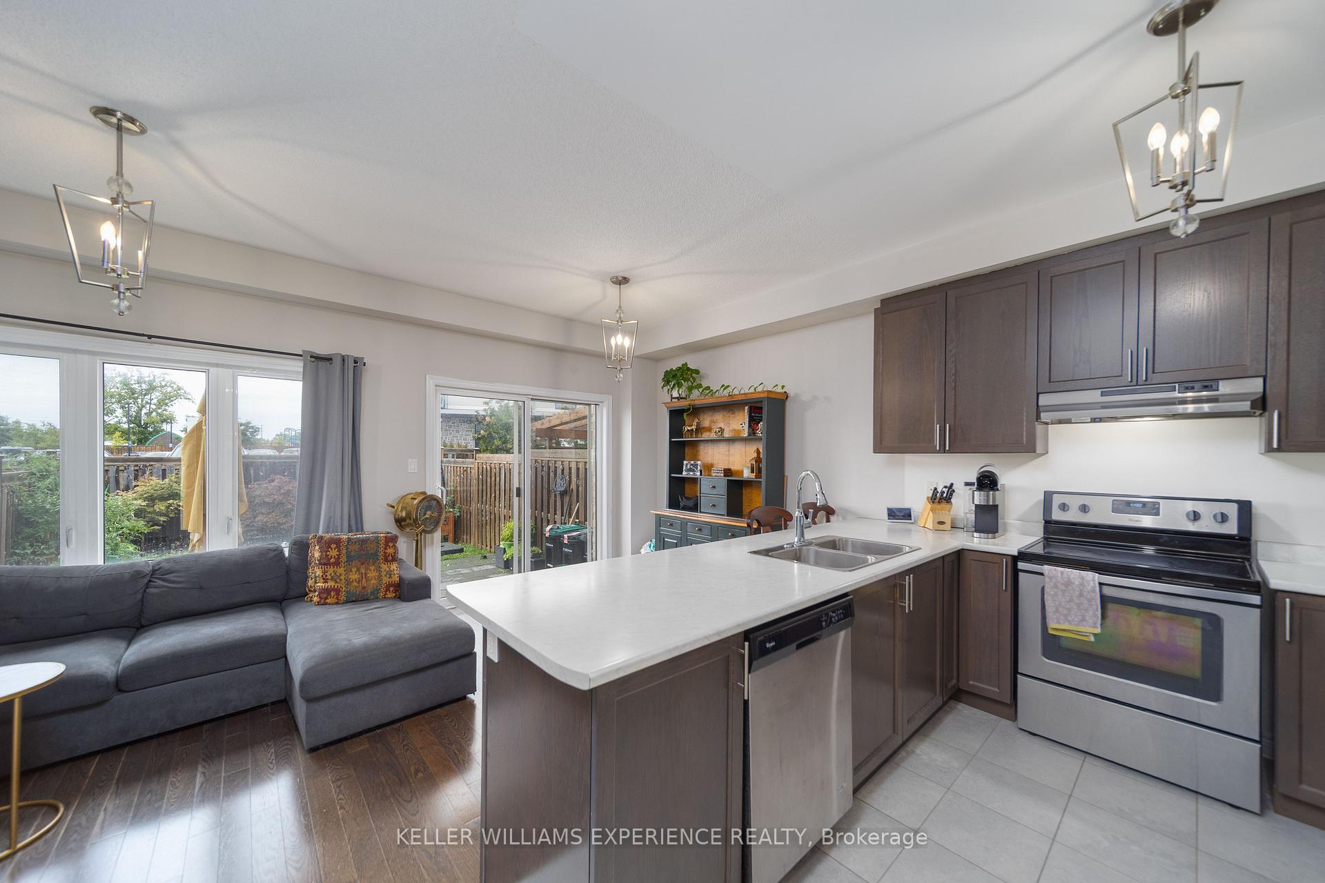 Photo 6 of 48 Snelgrove Crescent, Barrie, West Bayfield — HOMEH