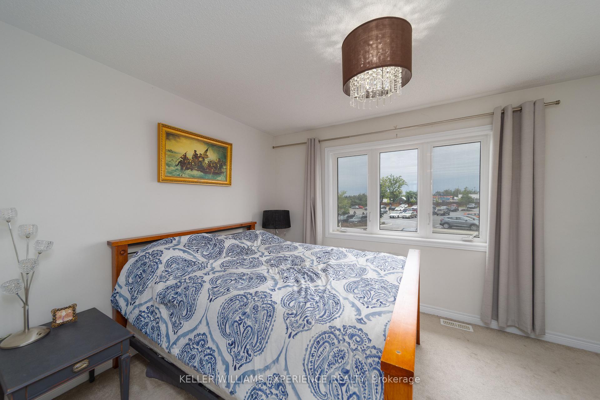 Photo 13 of 48 Snelgrove Crescent, Barrie, West Bayfield — HOMEH