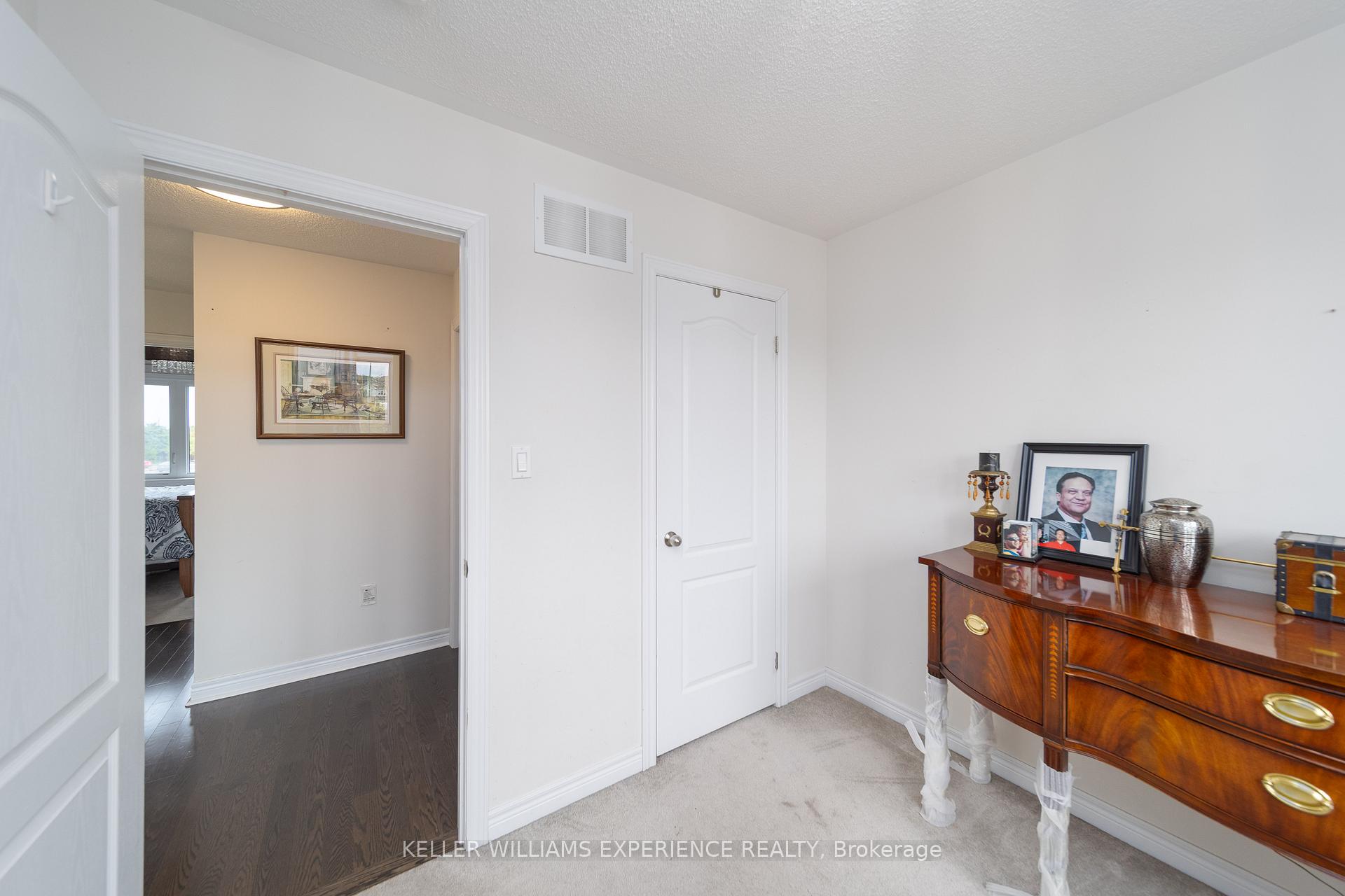 Photo 19 of 48 Snelgrove Crescent, Barrie, West Bayfield — HOMEH