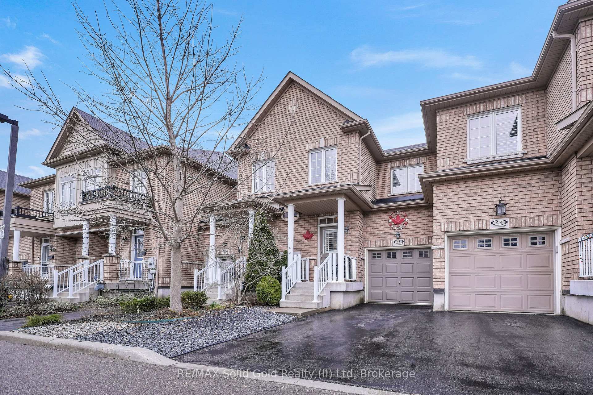 Front of Unit 45, 110 Highland Road E