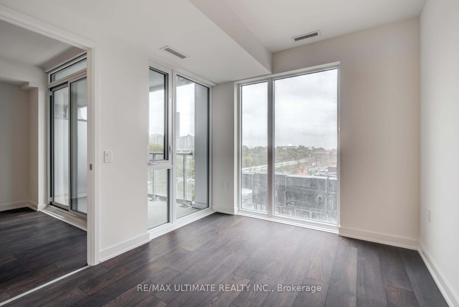 Photo 4 of Unit 308W, 27 Bathurst Street, Toronto, Waterfront Communities — HOMEH
