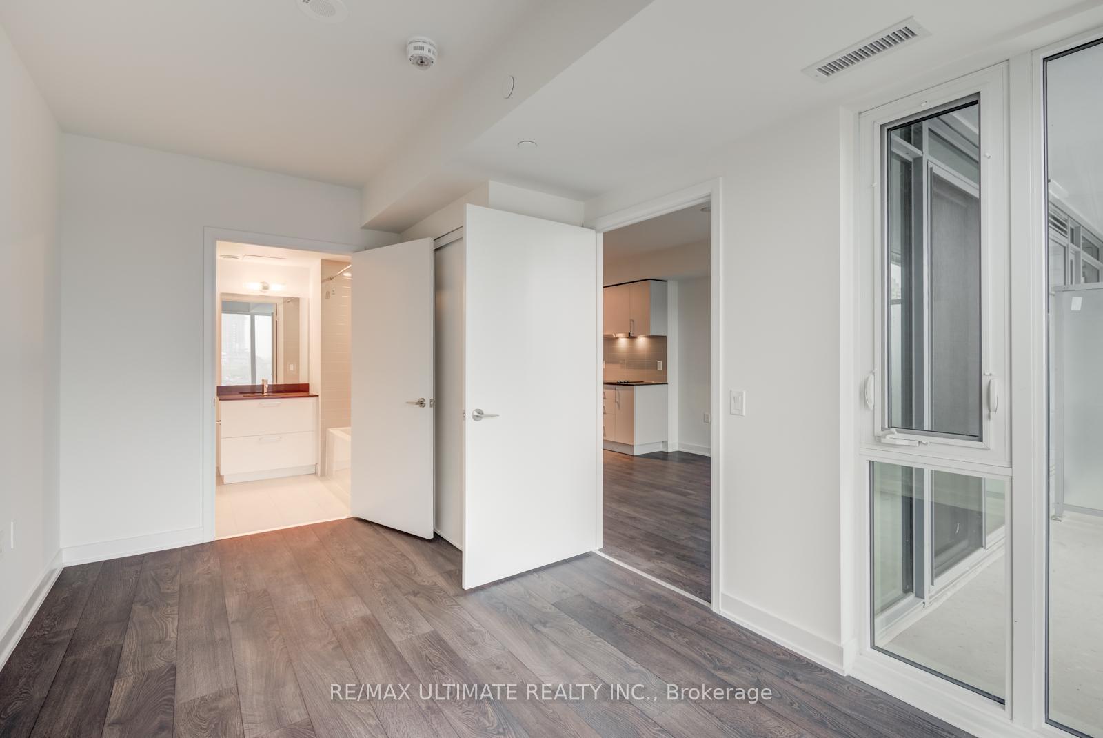 Photo 9 of Unit 308W, 27 Bathurst Street, Toronto, Waterfront Communities — HOMEH