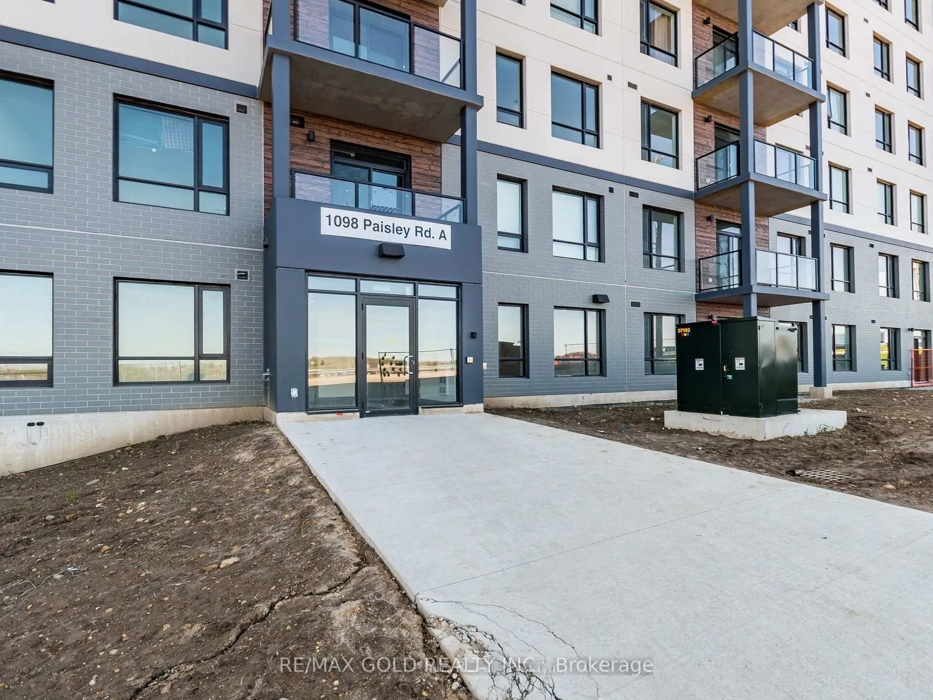 Photo 1 of Unit 307, 1098 Paisley Road, Guelph, Willow West/Sugarbush/West Acres — HOMEH
