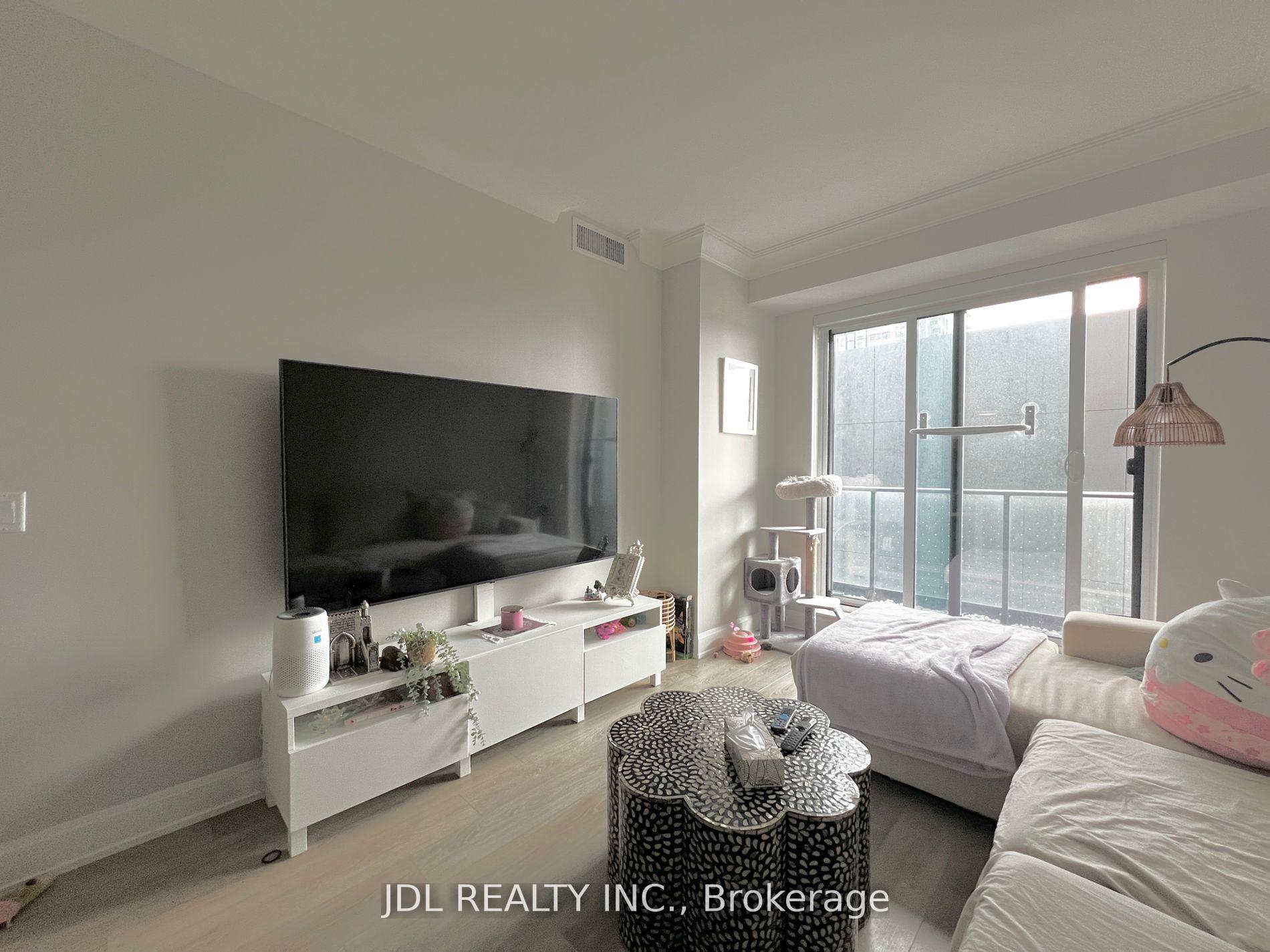 Photo 4 of Unit 511, 8 Water Walk Drive, Markham, Unionville — HOMEH