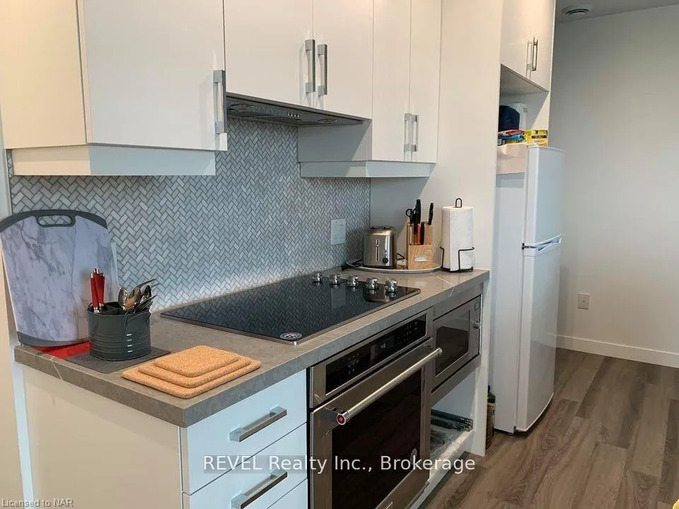 Photo 4 of Unit 407, 479 Charlton Avenue E, Hamilton, Stinson — HOMEH