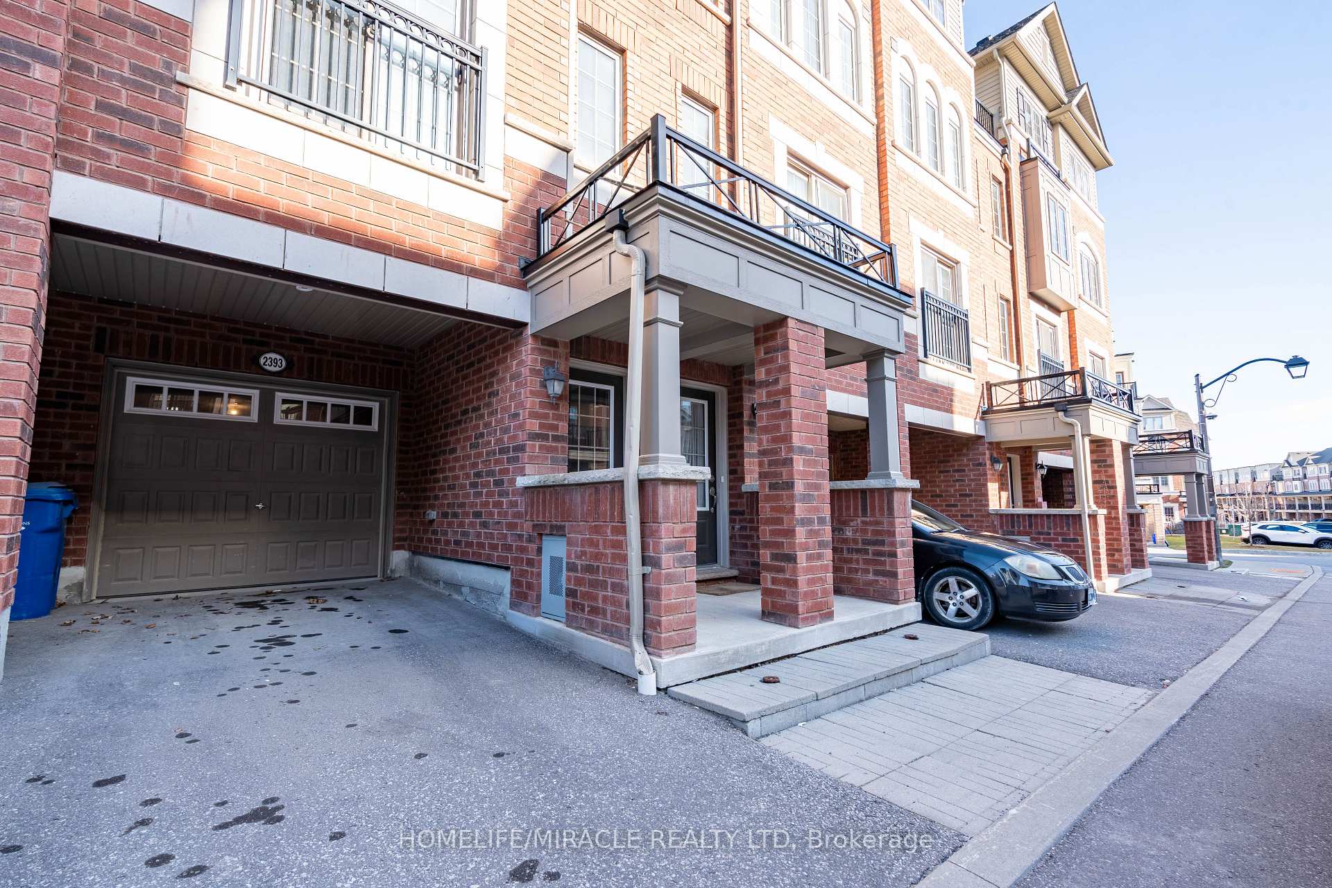 Photo 2 of Unit 379, 2393 Chevron Prince Path, Oshawa, Windfields — HOMEH