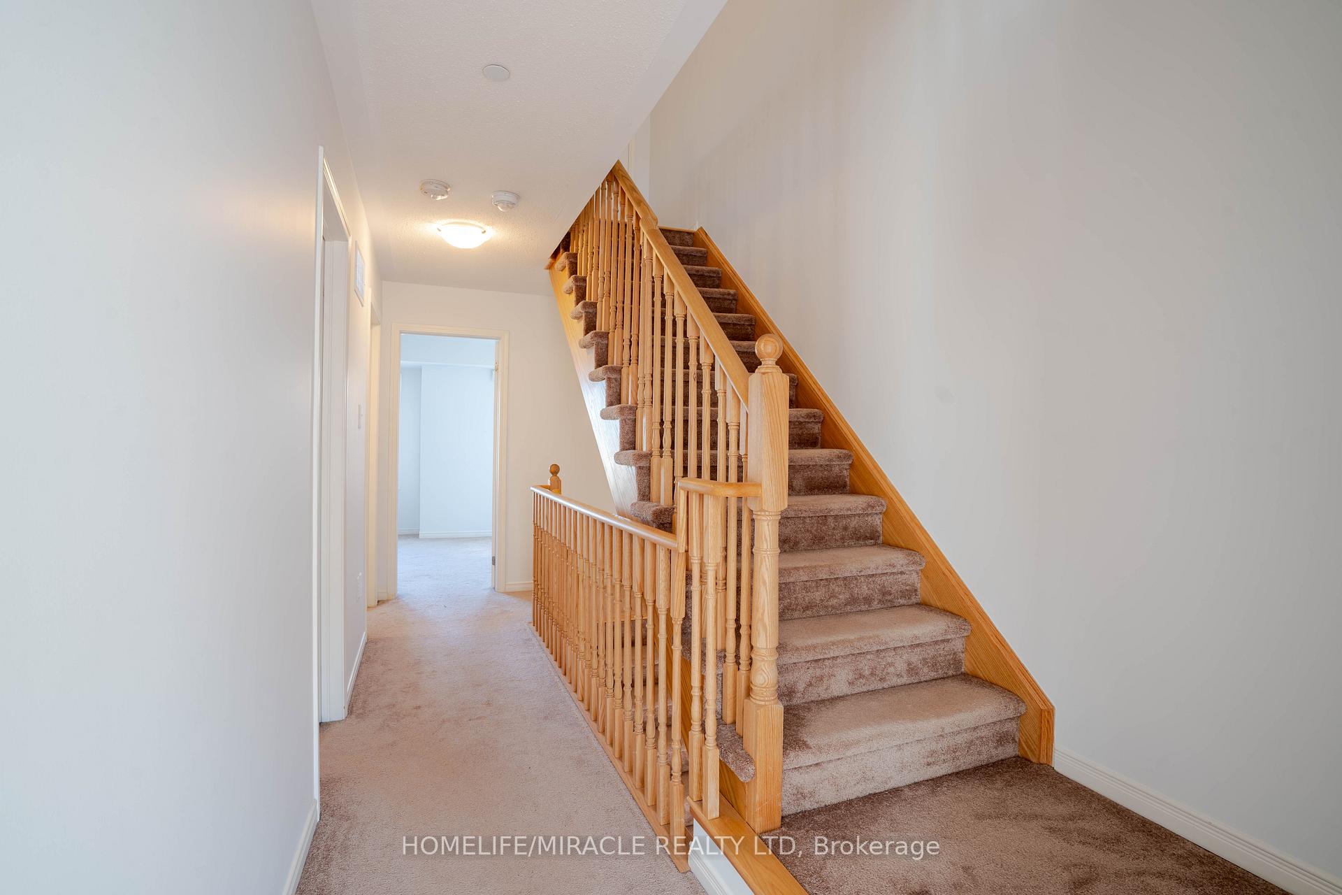 Photo 7 of Unit 379, 2393 Chevron Prince Path, Oshawa, Windfields — HOMEH