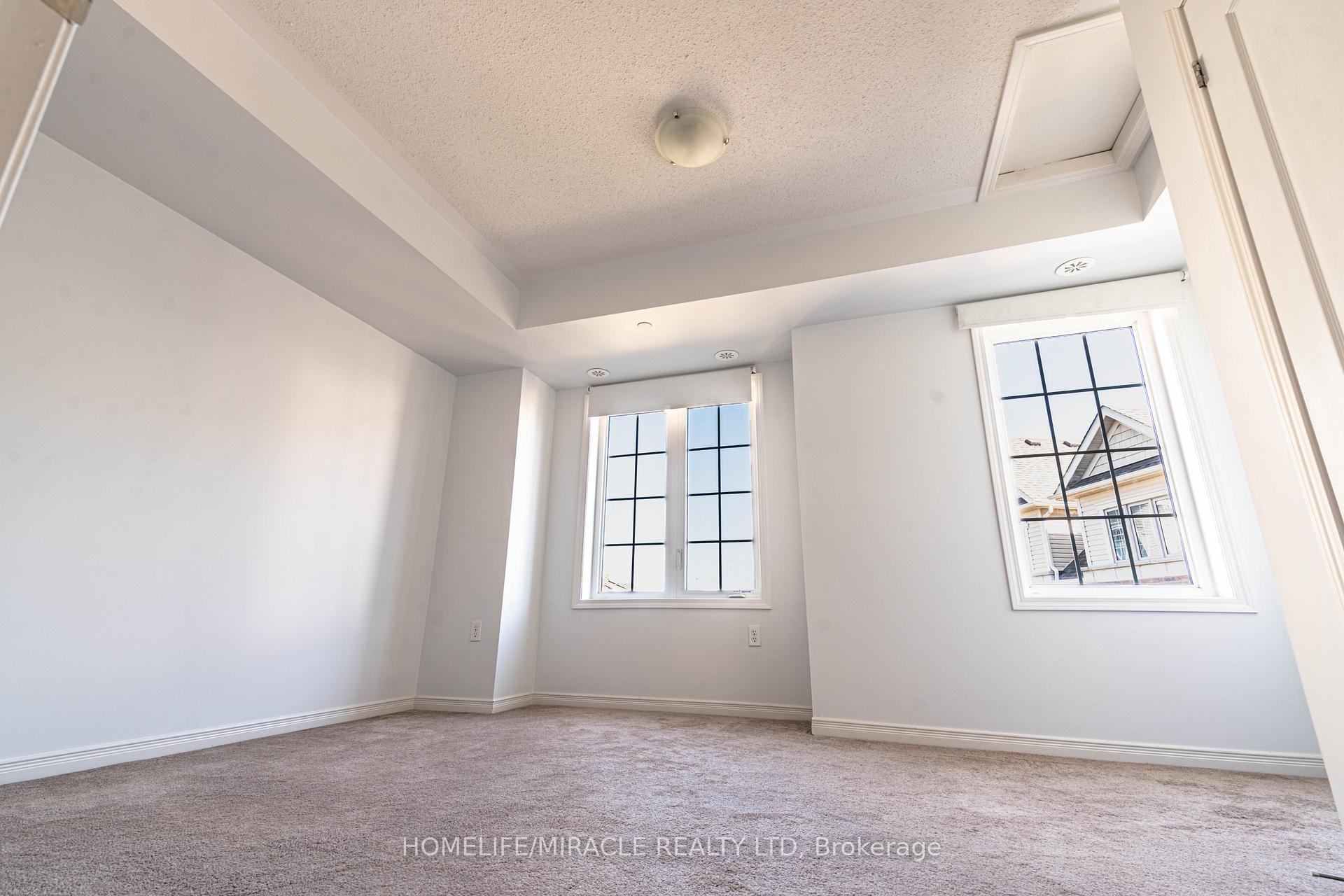Photo 10 of Unit 379, 2393 Chevron Prince Path, Oshawa, Windfields — HOMEH