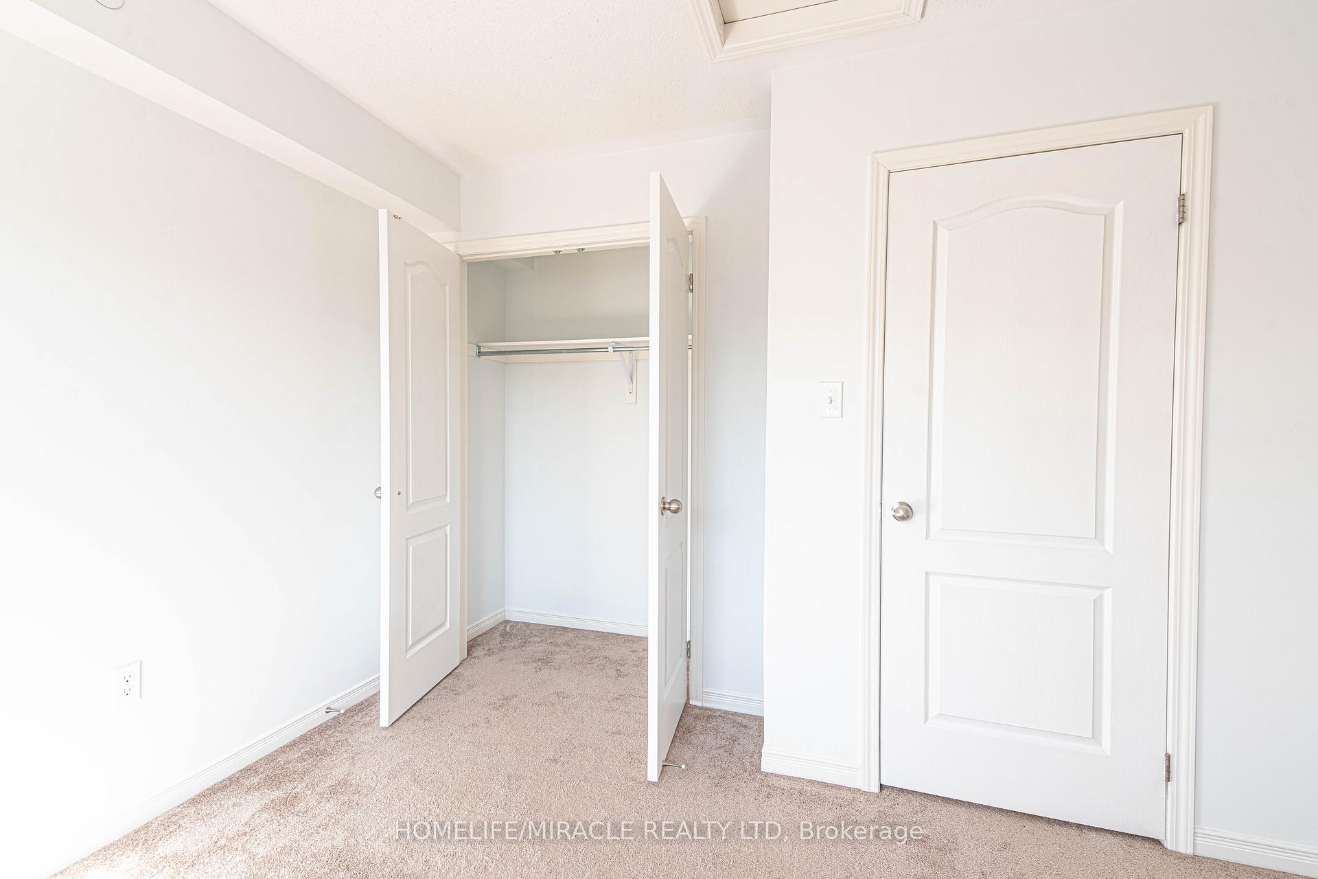 Photo 13 of Unit 379, 2393 Chevron Prince Path, Oshawa, Windfields — HOMEH