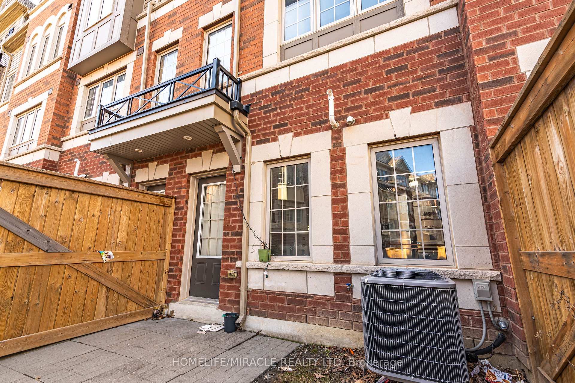 Photo 16 of Unit 379, 2393 Chevron Prince Path, Oshawa, Windfields — HOMEH