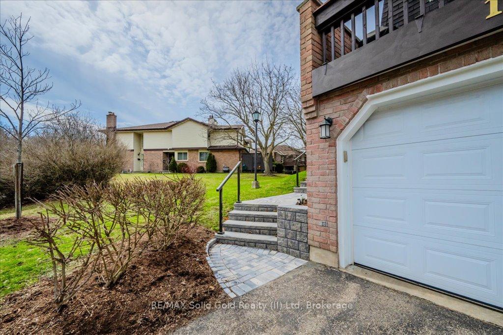 Photo 5 of Unit 1, 220 Kingswood Drive, Kitchener — HOMEH