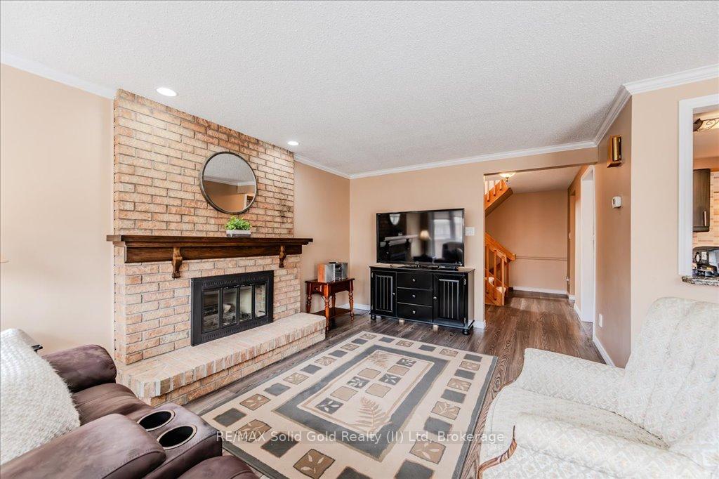 Photo 10 of Unit 1, 220 Kingswood Drive, Kitchener — HOMEH