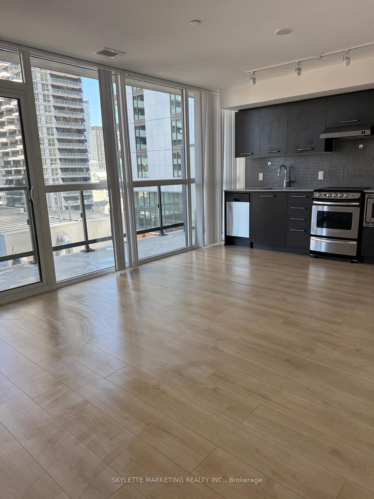 Photo 2 of Unit 1510, 87 Peter Street W, Toronto, Waterfront Communities — HOMEH