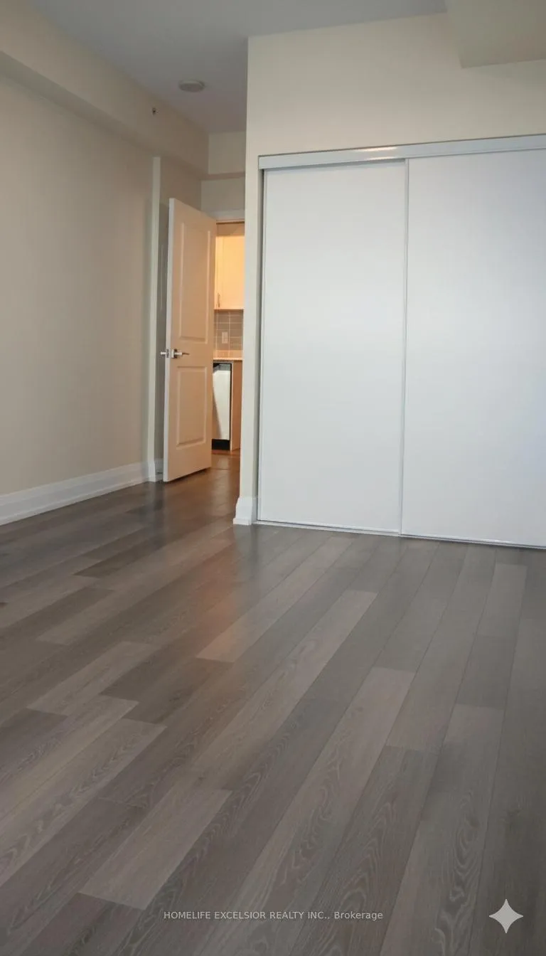 Photo 4 of Unit 1001, 7171 Yonge Street, Markham, Grandview — HOMEH